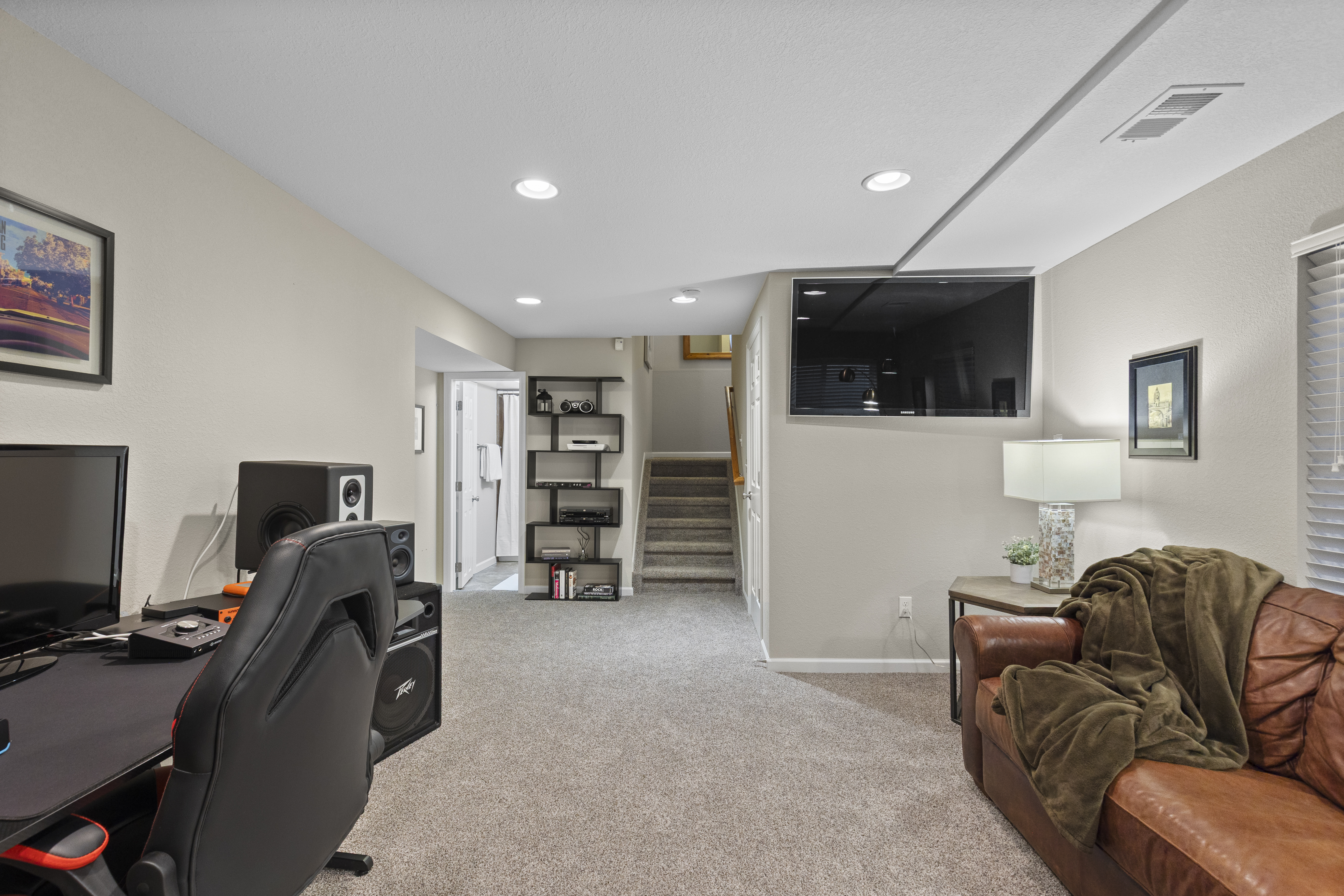  PRIME LOWRY LOCATION  UPDATED & METICULOUSLY MAINTAINED - 物件實景