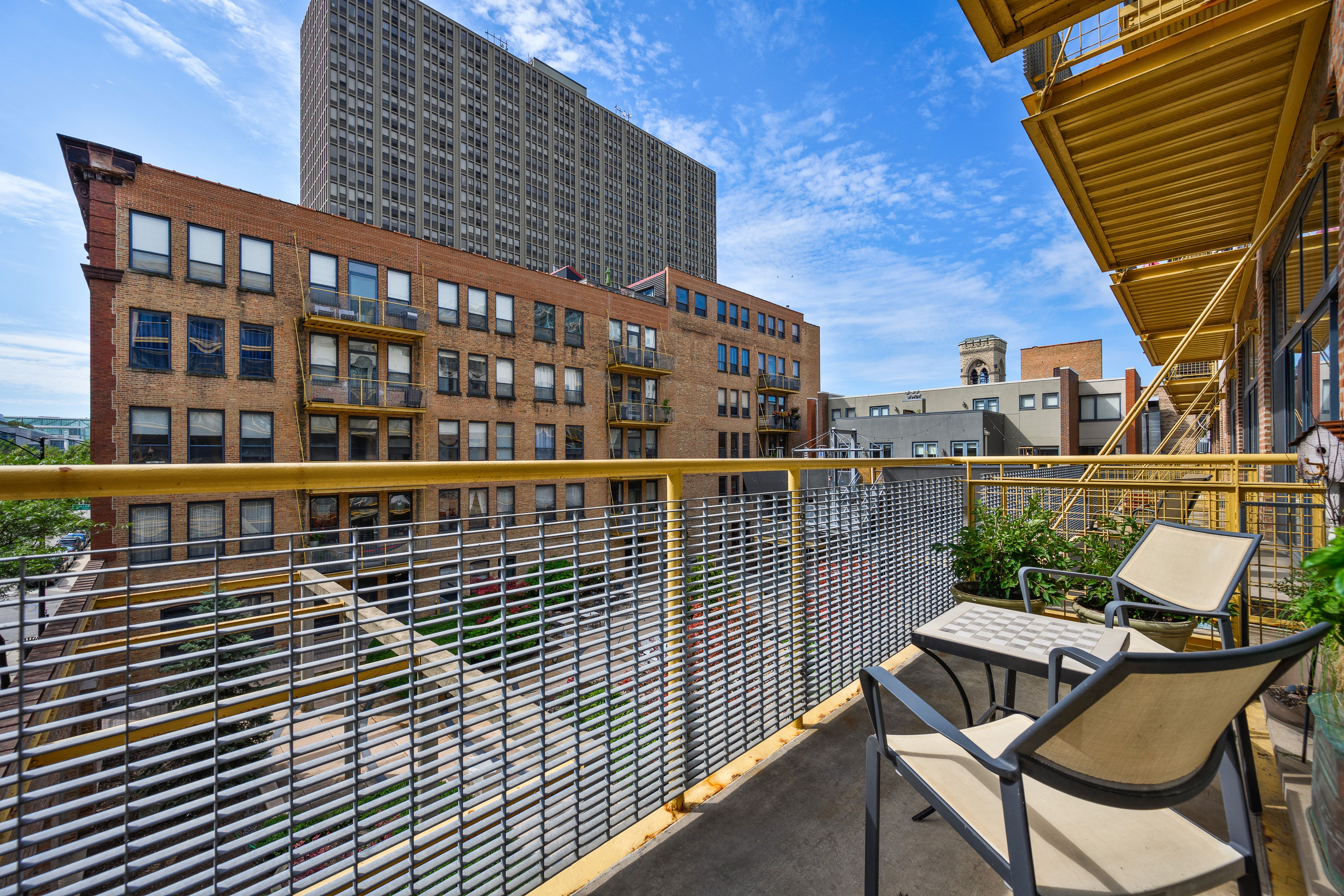  Discover the Charm of this Vibrant Southeast Corner Loft Condo - 物件實景
