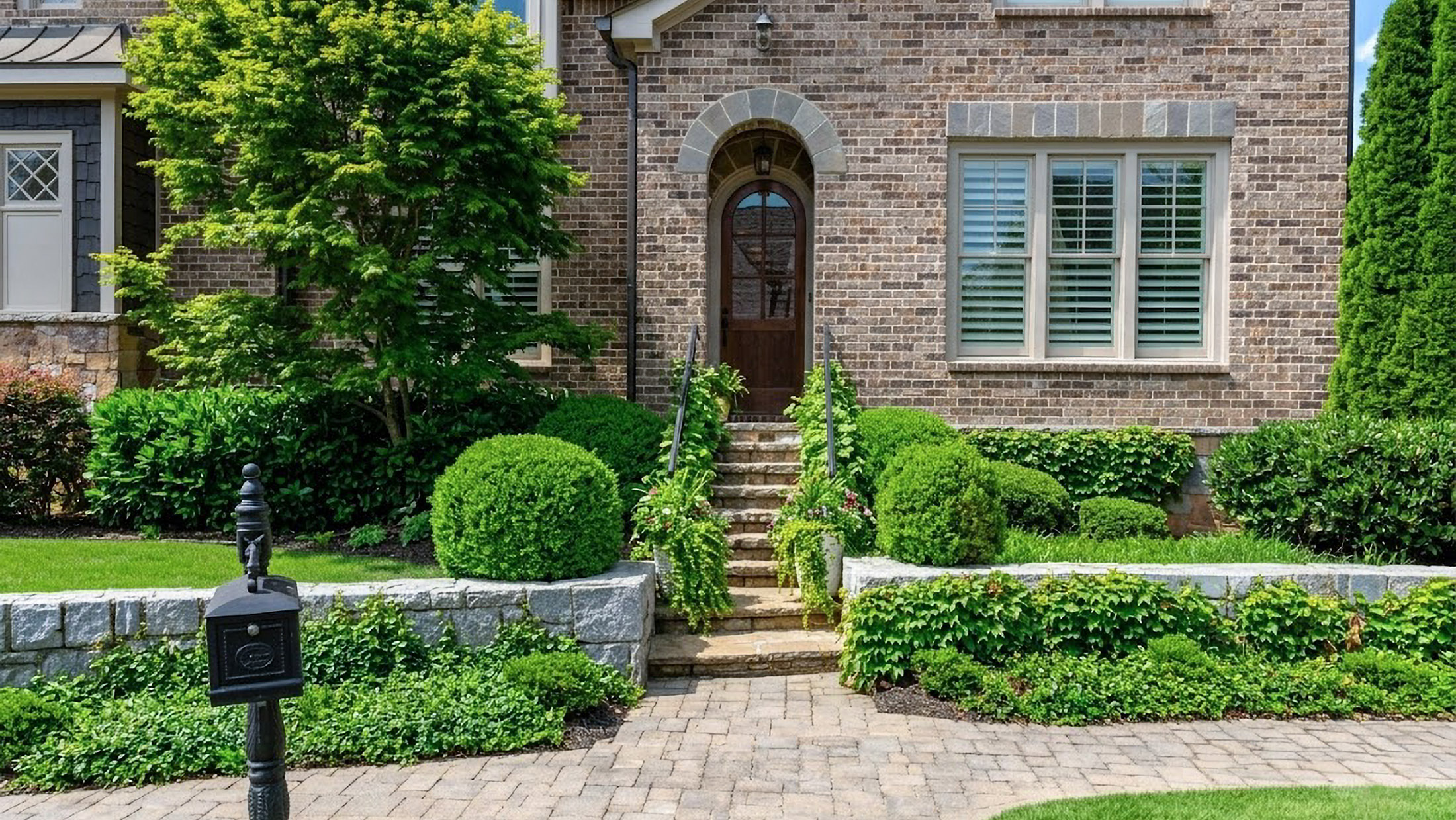  Stunning Custom Built Brick Home on Premium Private Lot in River District - 物件實景