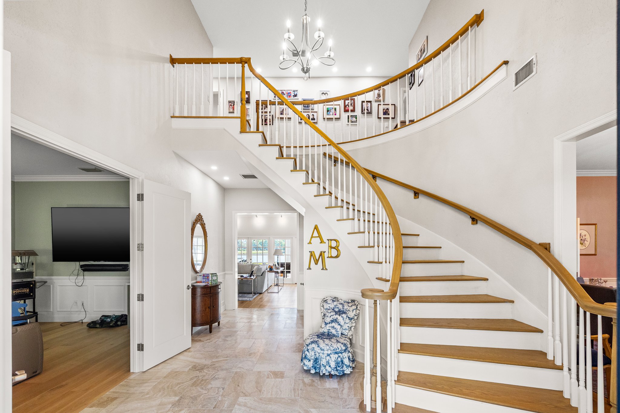 Lutz, Florida, 33558, United States, 5 Bedrooms Bedrooms, ,5 BathroomsBathrooms,Residential,For Sale,1982056