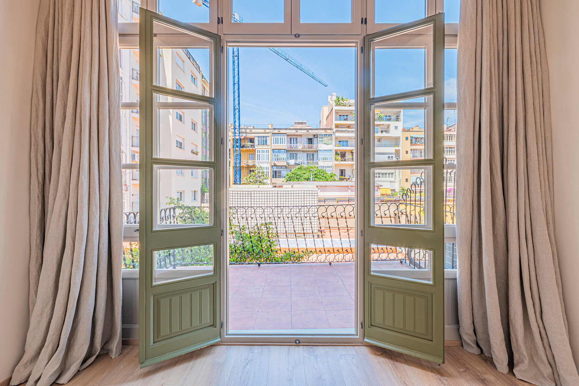  Refurbished modernist apartment in Eixample with luxury finishes - 物件實景