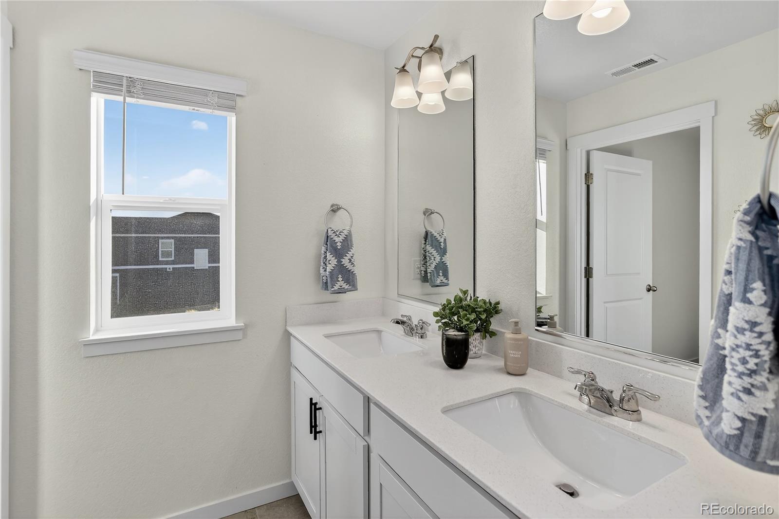 Thornton, Colorado, 80602, United States, 5 Bedrooms Bedrooms, ,3 BathroomsBathrooms,Residential,For Sale,1993257