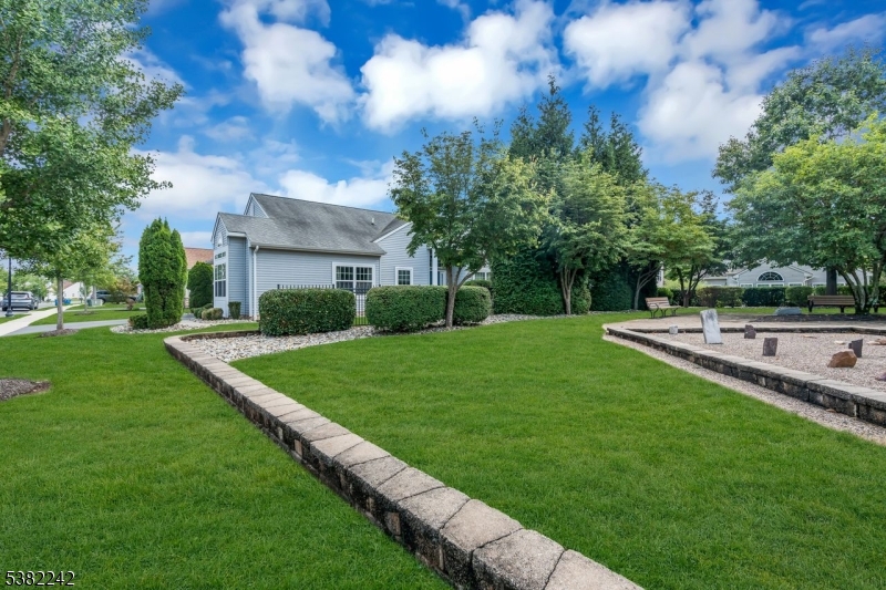 Franklin Twp., New Jersey, 08873, United States, 2 Bedrooms Bedrooms, ,2 BathroomsBathrooms,Residential,For Sale,1950059