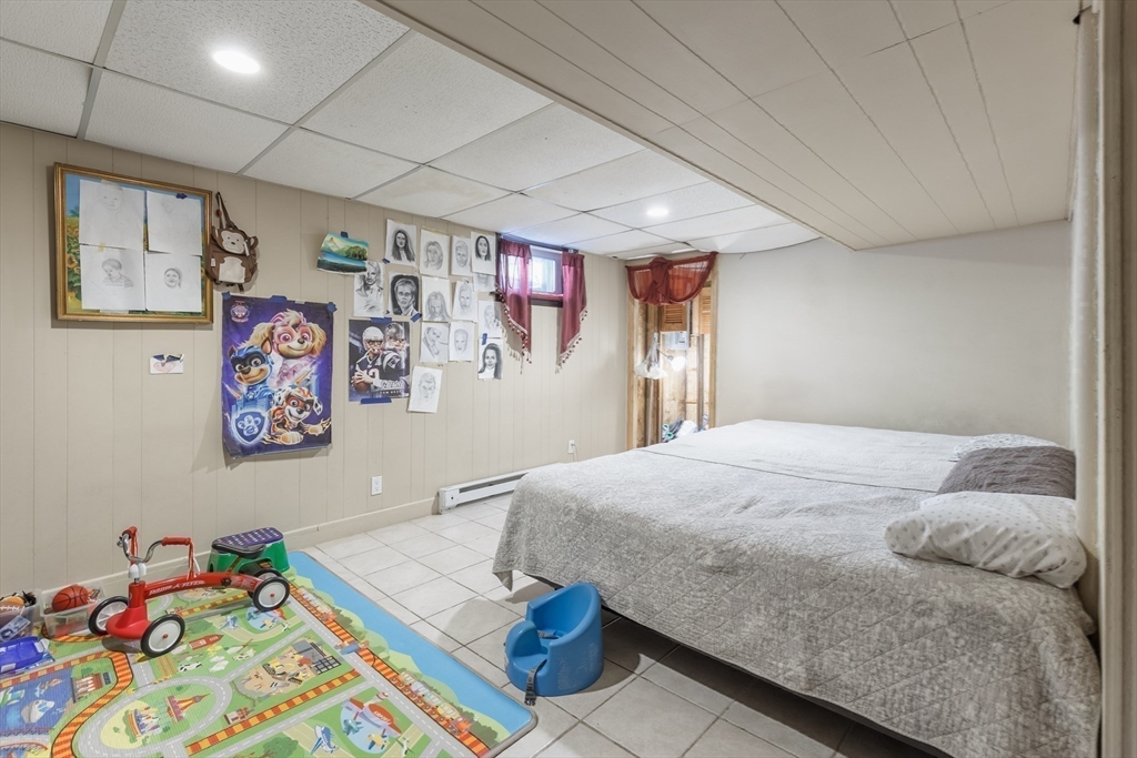 Waltham, Massachusetts, 02451, United States, 3 Bedrooms Bedrooms, ,2 BathroomsBathrooms,Residential,For Sale,1894263