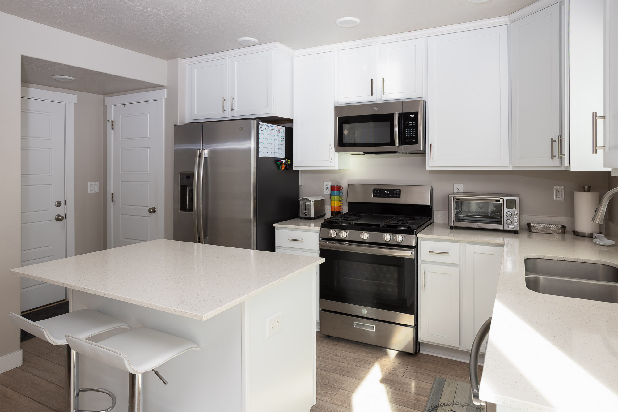 Provo, Utah, 84601, United States, 4 Bedrooms Bedrooms, ,3 BathroomsBathrooms,Residential,For Sale,1978881