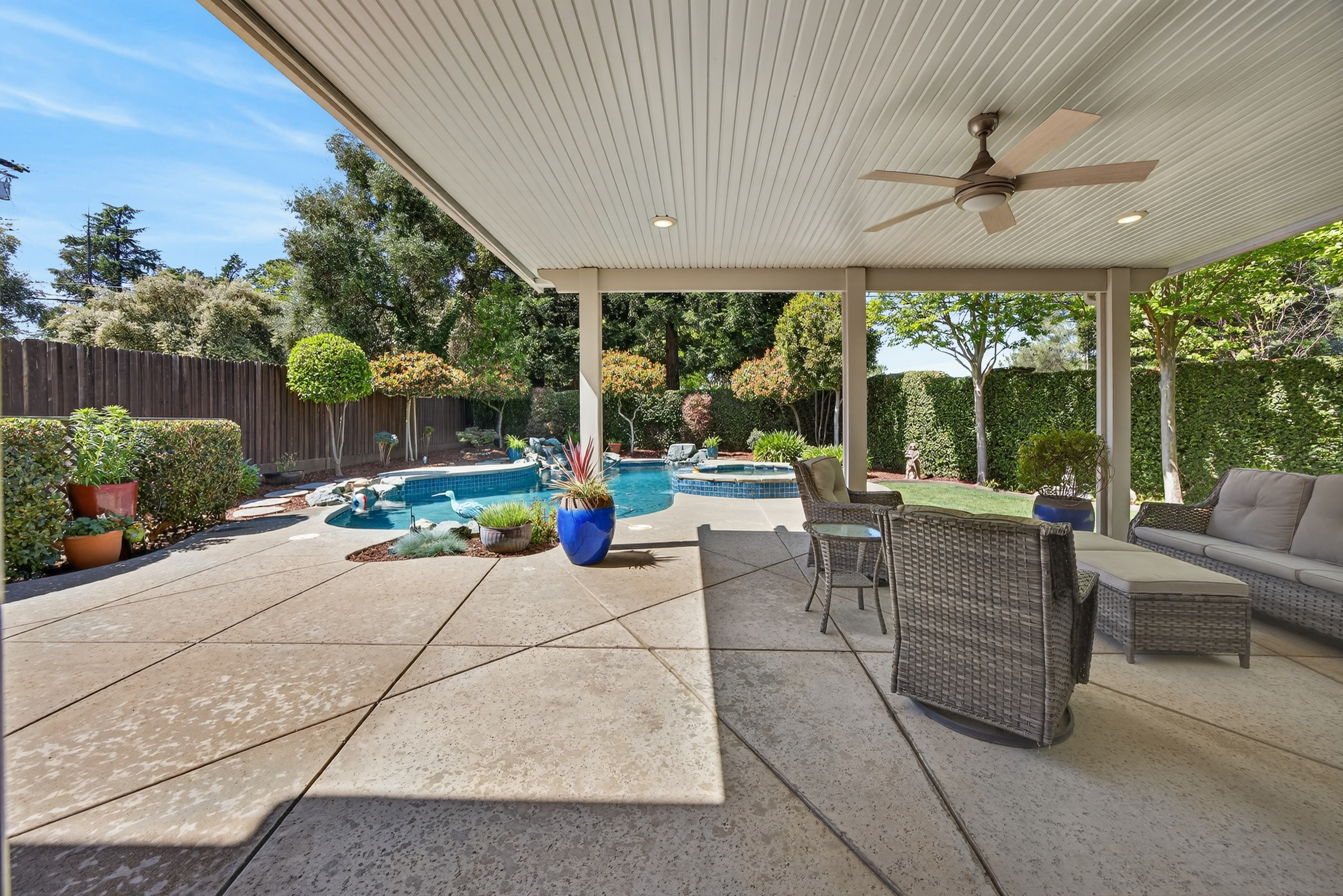  5500 Tierra Gardens Lane, Carmichael, CA 95608 - 物件實景