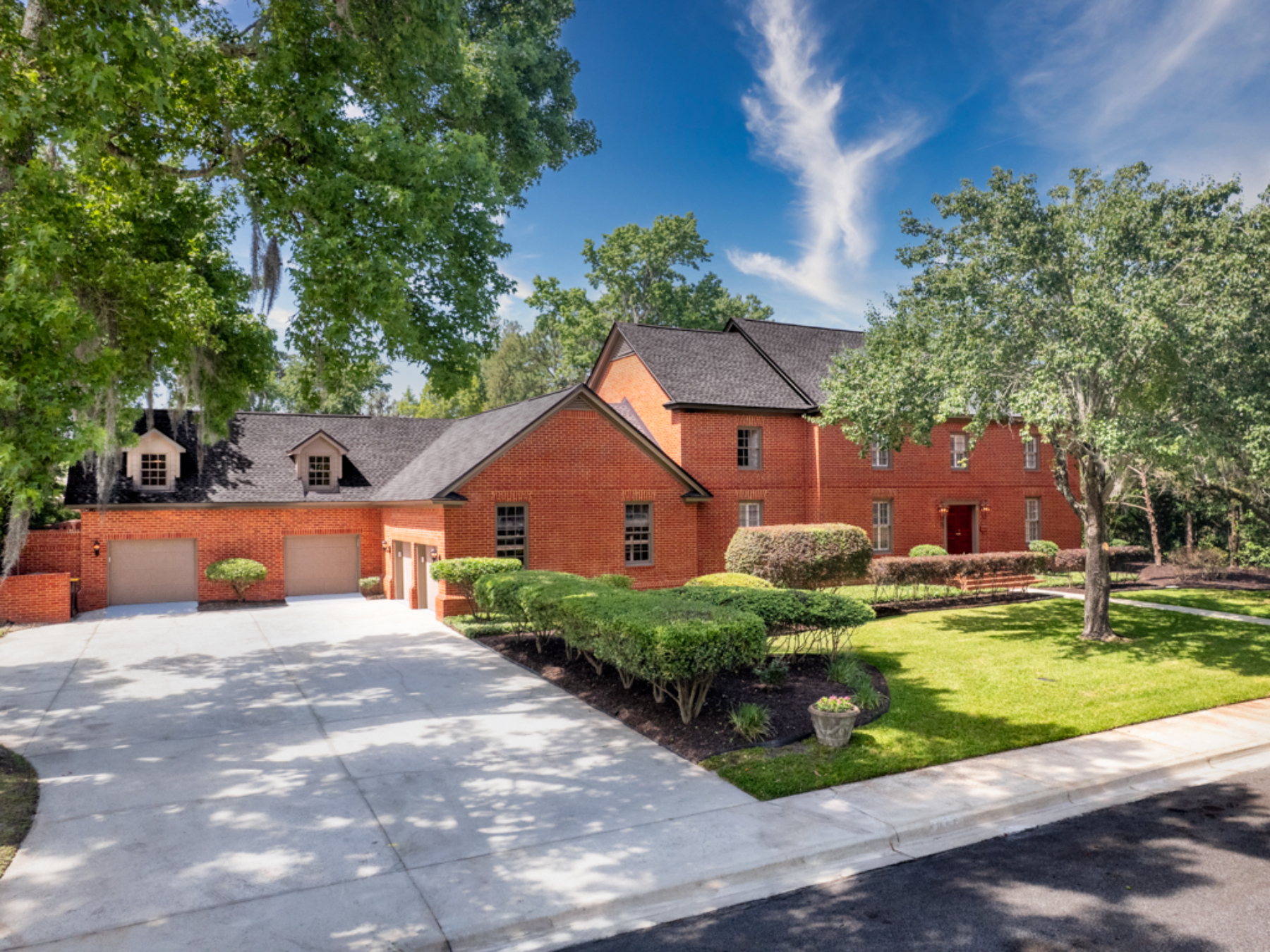  Grand Colonial Estate is Rare Find in the Heart of Midtown - 物件實景