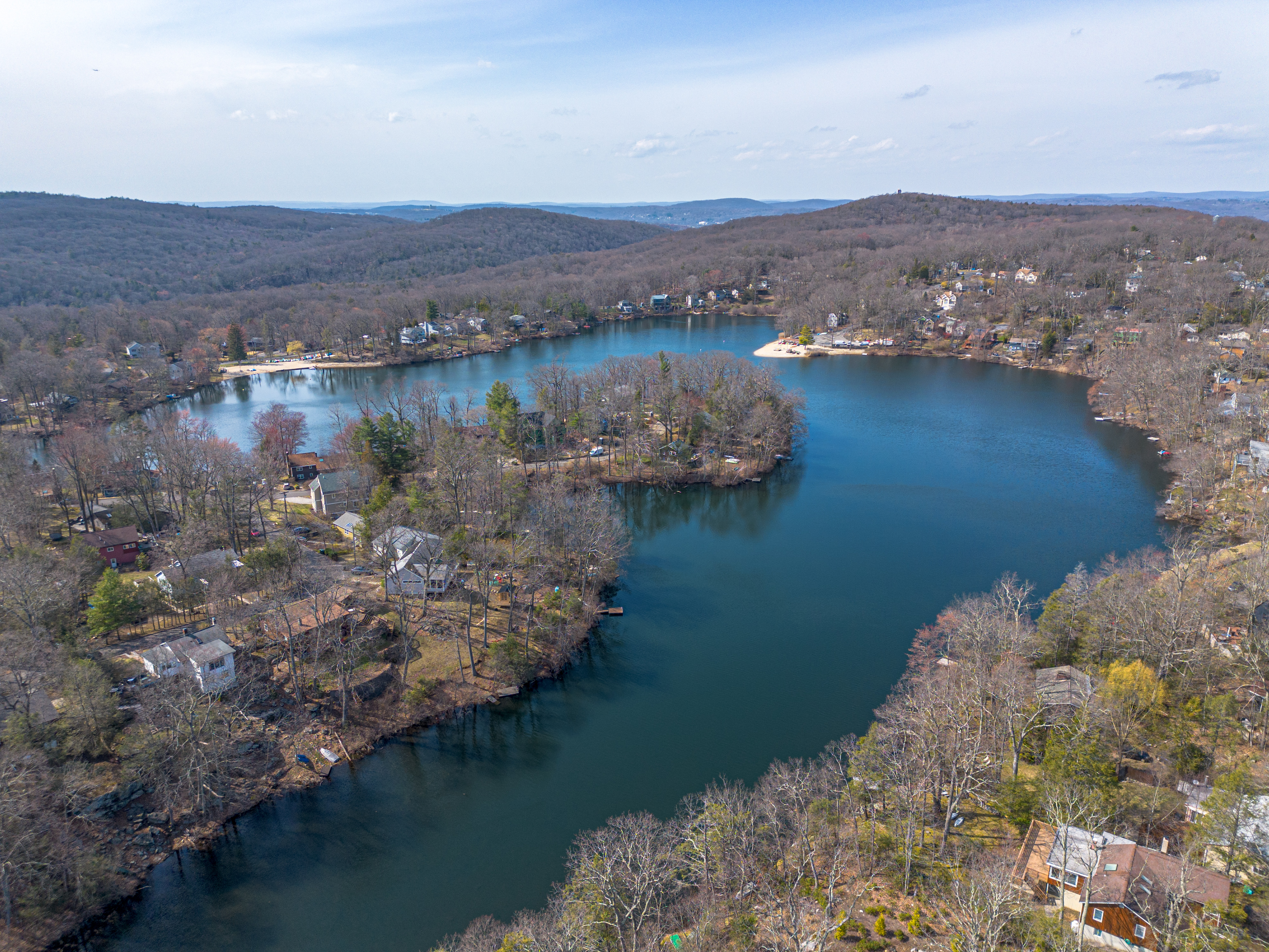  Situated in the Gated Lake Community of Waubeeka - 物件實景