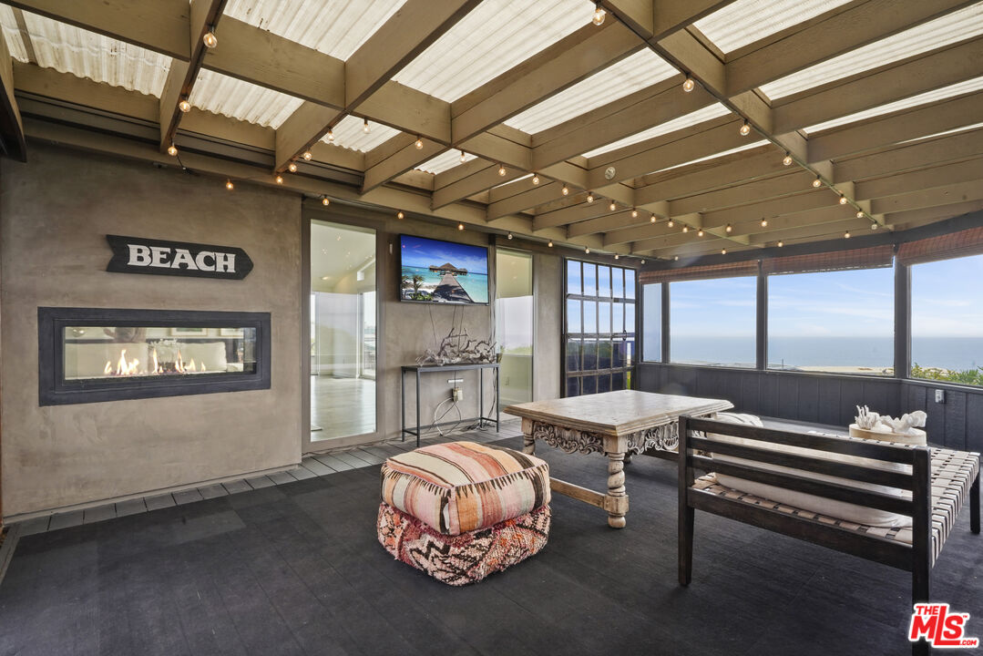 Malibu, California, 90265, United States, 3 Bedrooms Bedrooms, ,2 BathroomsBathrooms,Residential,For Sale,1874466