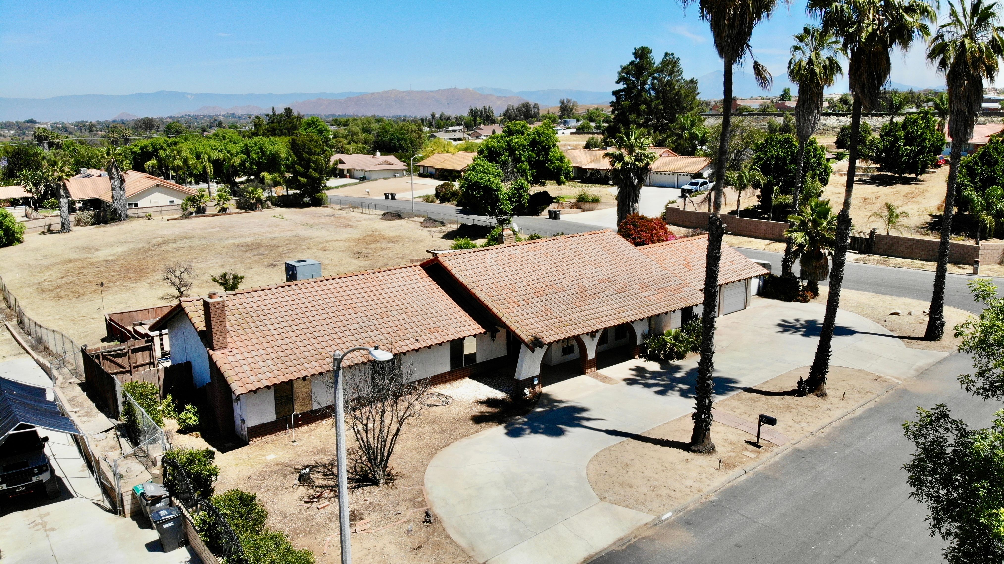  17652 Calle Del Corral, Riverside, CA 92504 - 物件實景