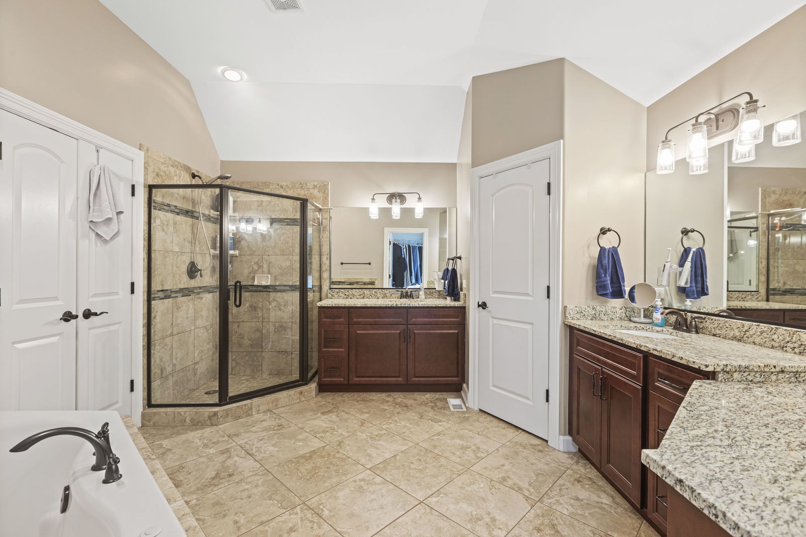 Plainfield, Illinois, 60586, United States, 4 Bedrooms Bedrooms, ,4 BathroomsBathrooms,Residential,For Sale,1989216