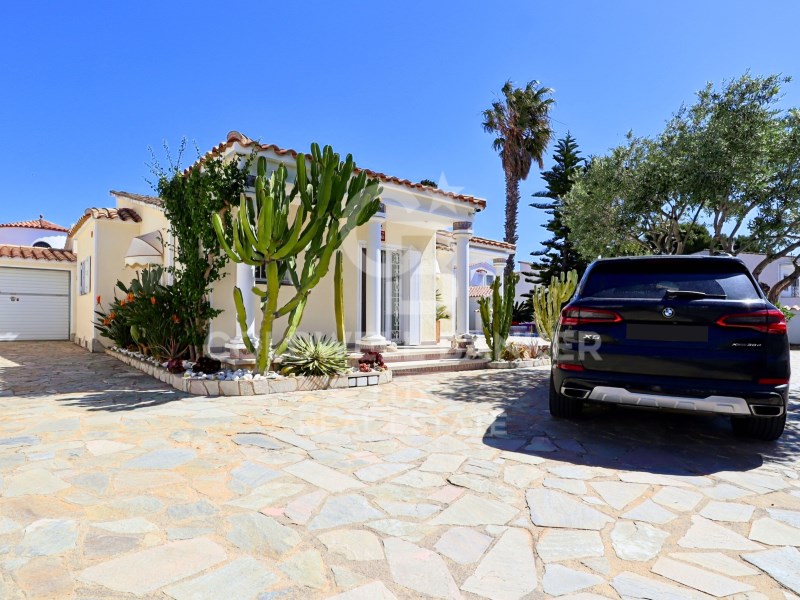 Girona, Empuriabrava, Peni Girona, Empuriabrava, P, Empuriabrava, Catalonia, ES, 5 Bedrooms Bedrooms, ,3 BathroomsBathrooms,Residential,For Sale,Girona, Empuriabrava, Peni Girona, Empuriabrava, P,1623264