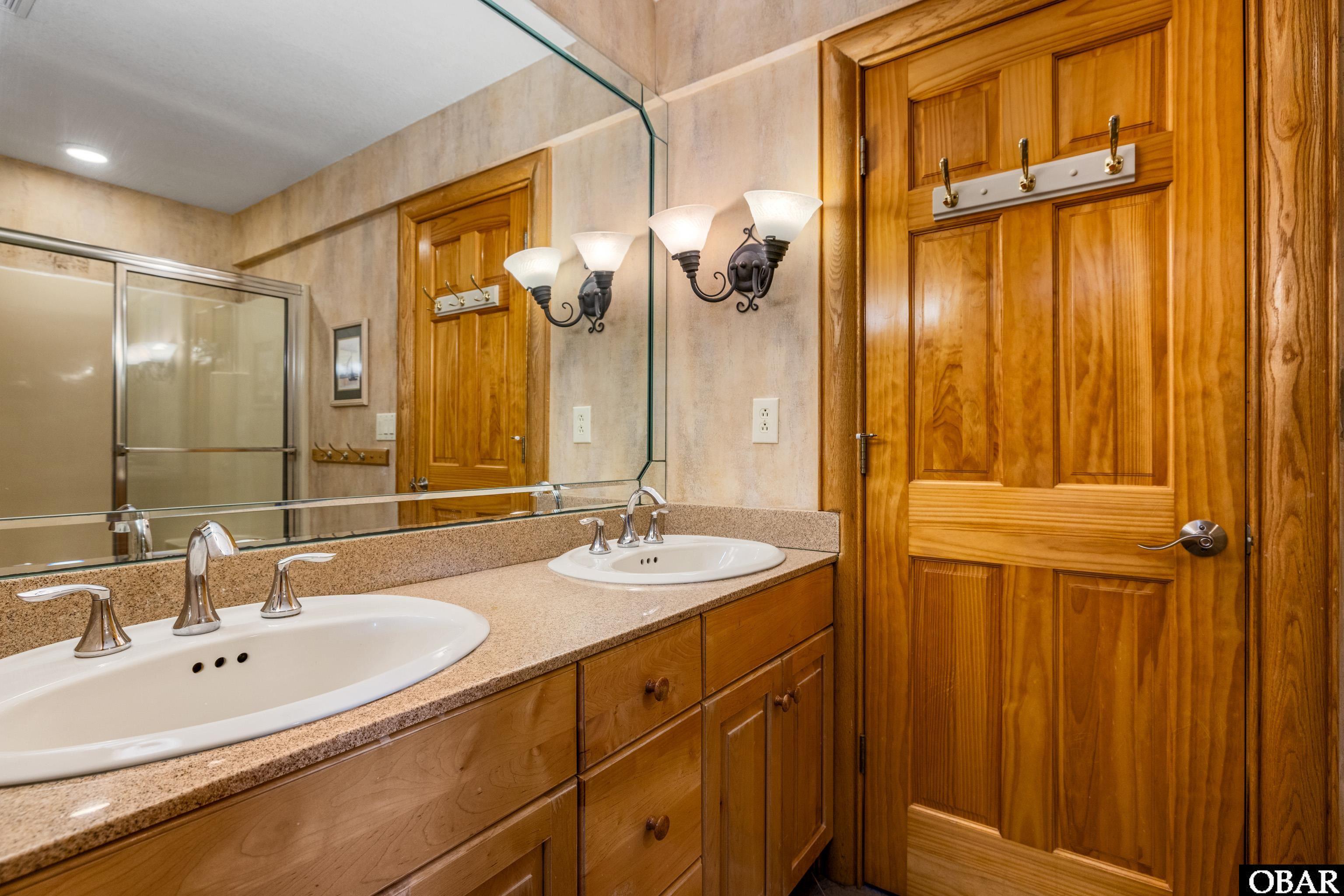 Corolla, North Carolina, 27927, United States, 6 Bedrooms Bedrooms, ,5 BathroomsBathrooms,Residential,For Sale,2010807