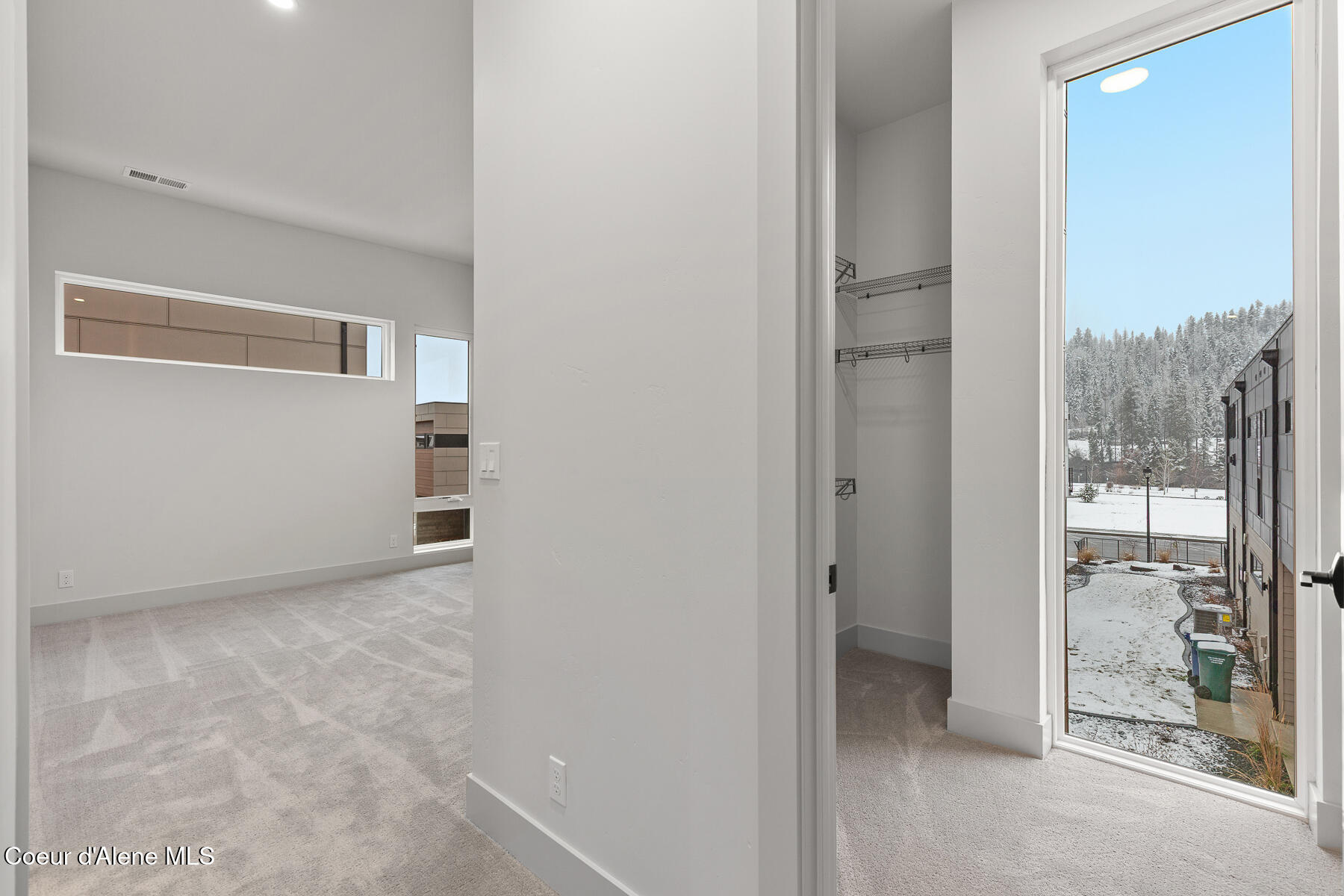 Coeur d'Alene, Idaho, 83814, United States, 3 Bedrooms Bedrooms, ,4 BathroomsBathrooms,Residential,For Sale,2002560