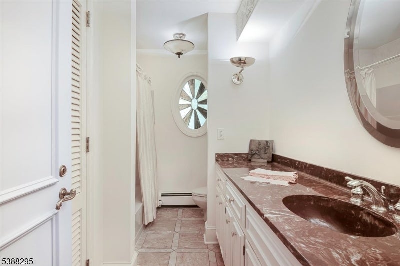 Clifton City, New Jersey, 07013, United States, 5 Bedrooms Bedrooms, ,4 BathroomsBathrooms,Residential,For Sale,1979632