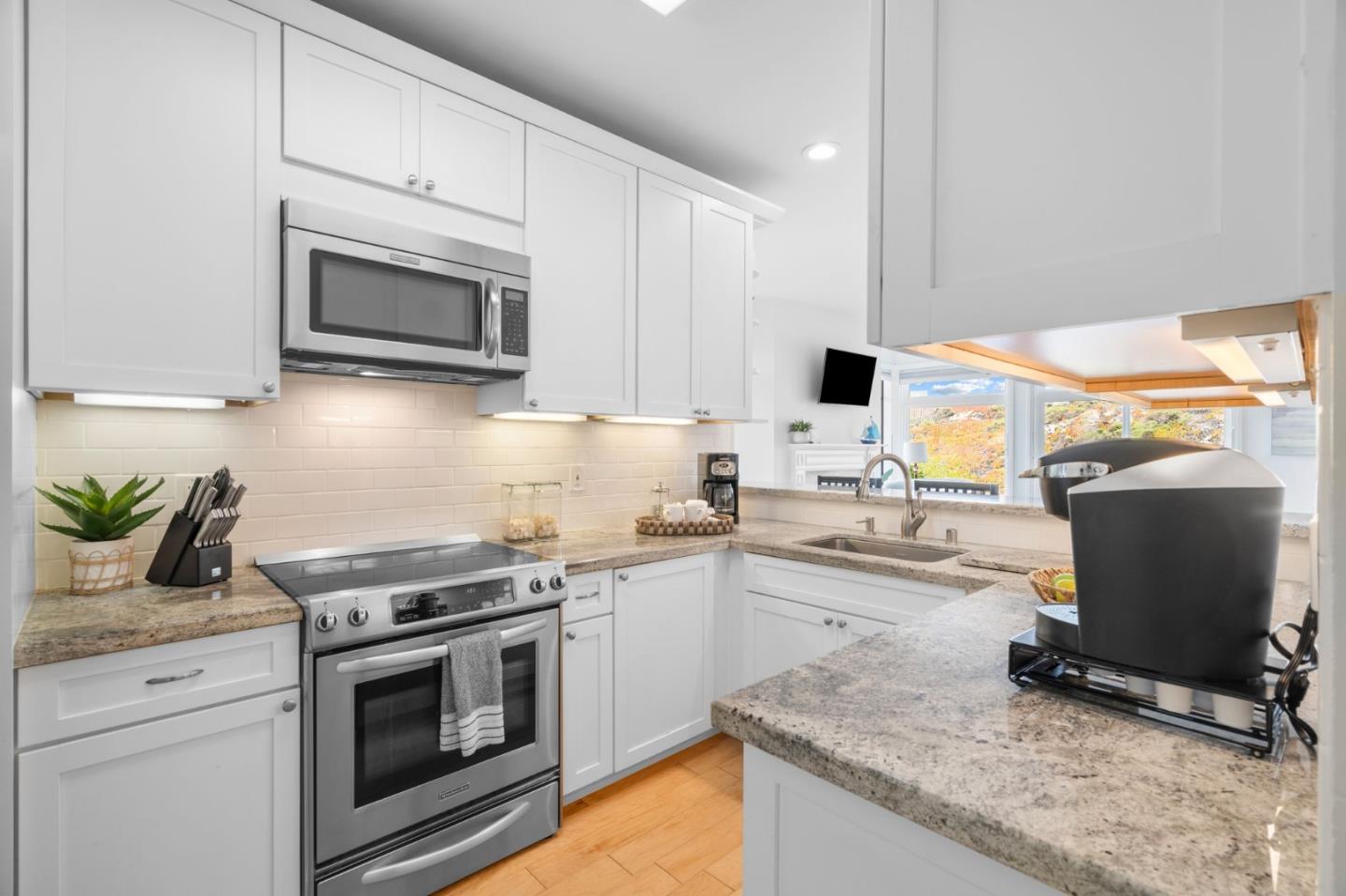 Watsonville, California, 95076, United States, 3 Bedrooms Bedrooms, ,2 BathroomsBathrooms,Residential,For Sale,1901241