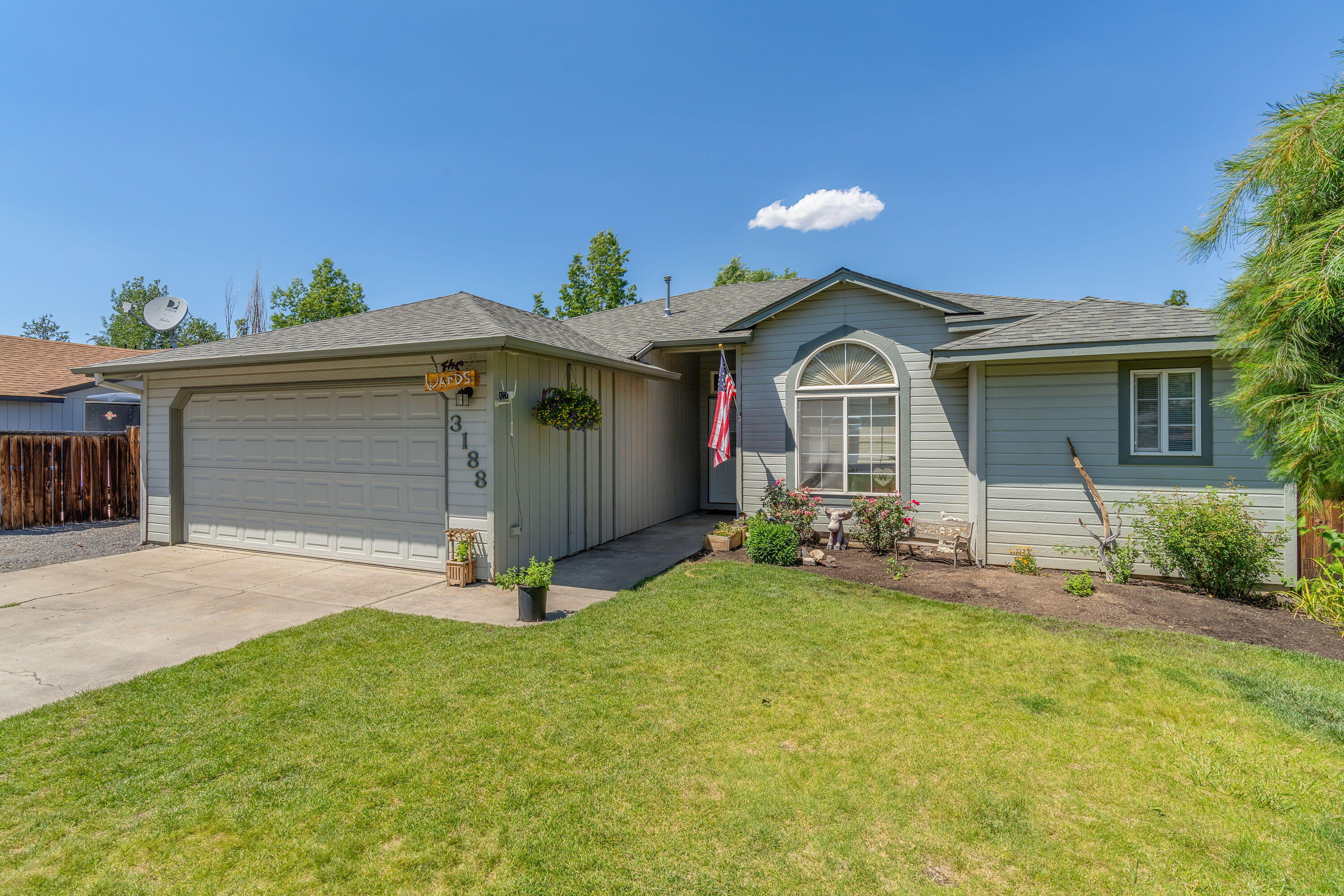 Bend, Oregon, 97701, United States, 3 Bedrooms Bedrooms, ,2 BathroomsBathrooms,Residential,For Sale,1697036