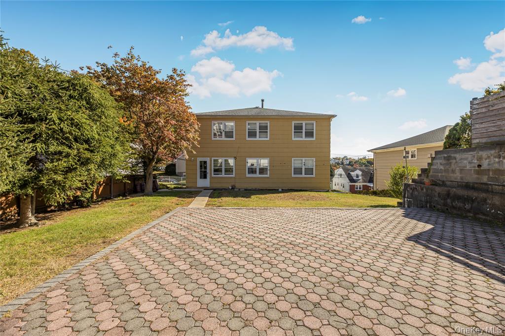 Yonkers, New York, 10703, United States, 6 Bedrooms Bedrooms, ,2 BathroomsBathrooms,Residential,For Sale,1984096