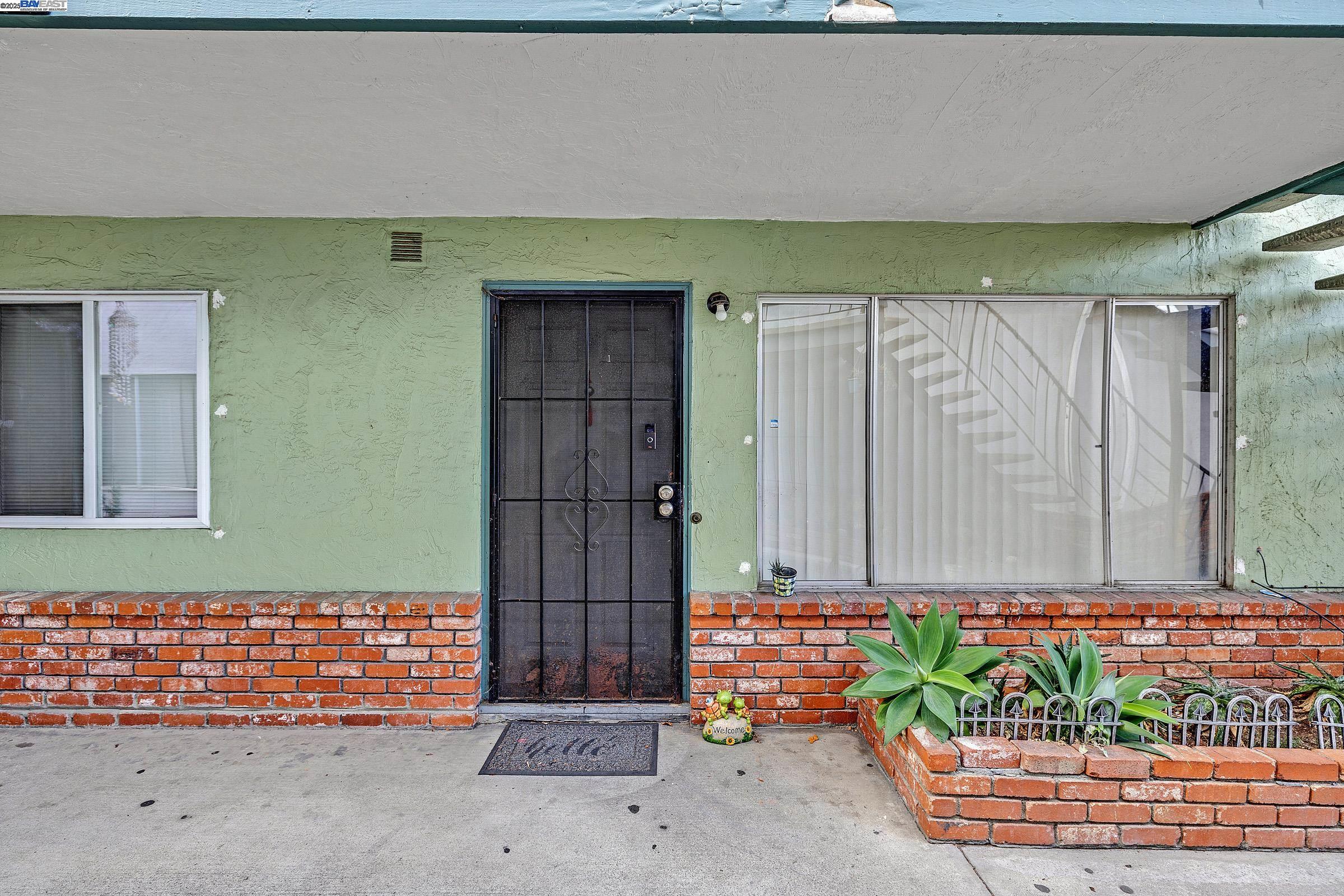 Oakland, California, 94605, United States, ,Residential,For Sale,2003092