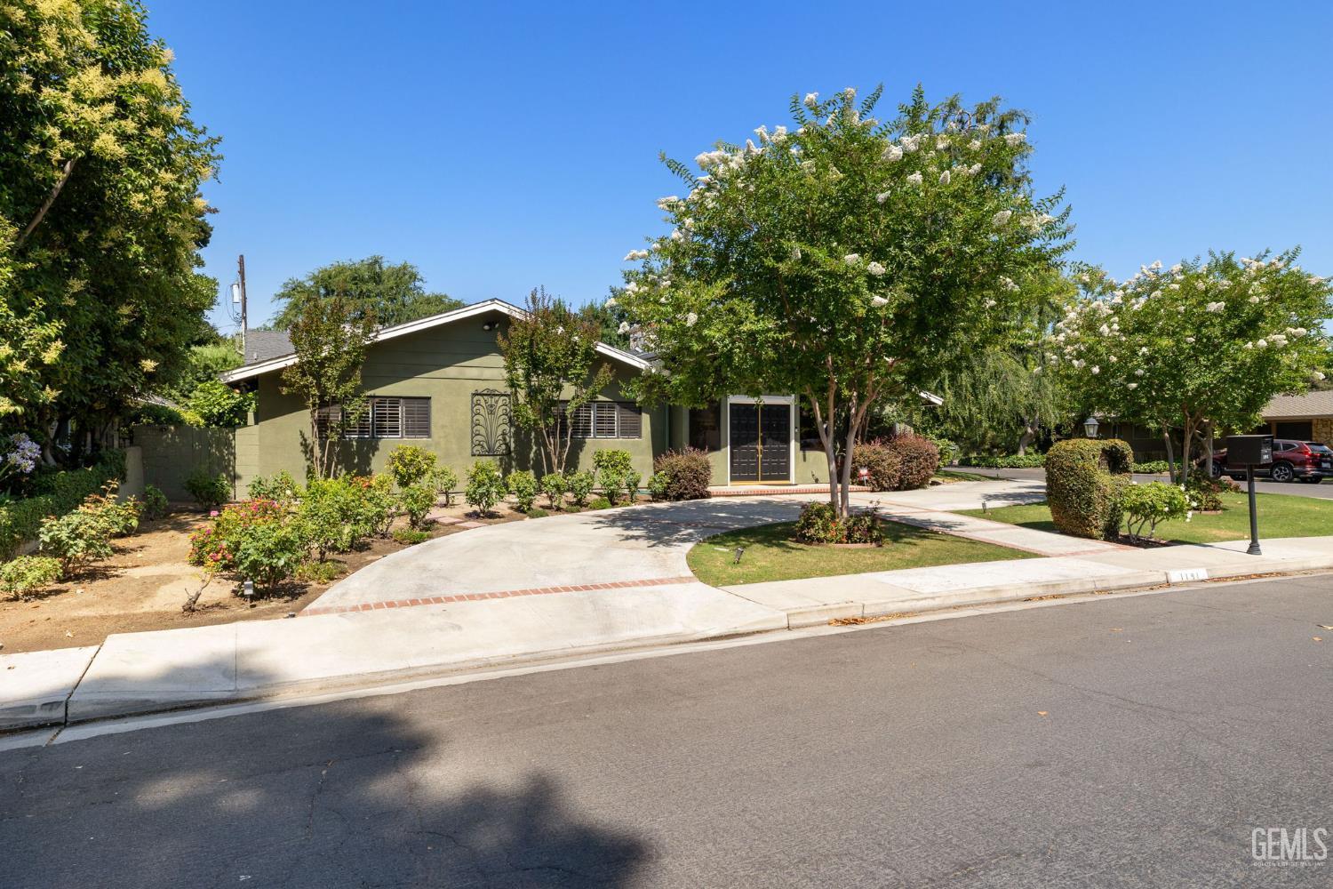Bakersfield, California, 93309, United States, 4 Bedrooms Bedrooms, ,4 BathroomsBathrooms,Residential,For Sale,1859611