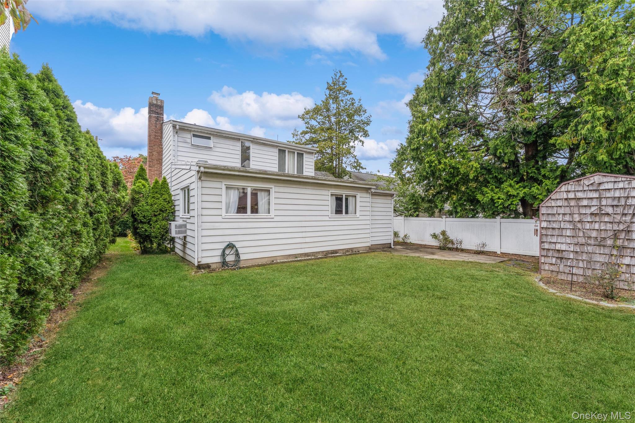 Williston Park, New York, 11596, United States, 3 Bedrooms Bedrooms, ,2 BathroomsBathrooms,Residential,For Sale,1960475