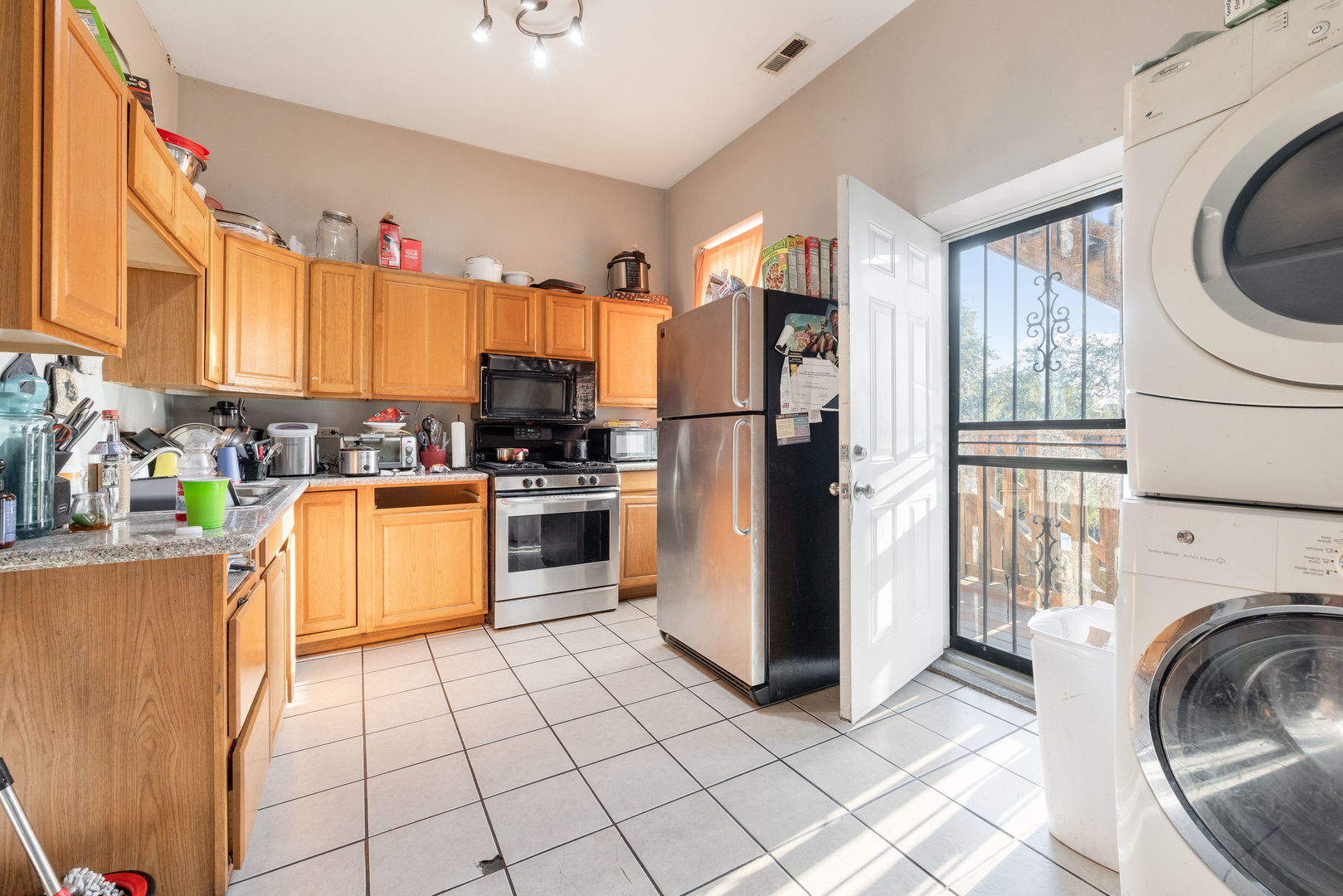 Chicago, Illinois, 60637, United States, 10 Bedrooms Bedrooms, ,Residential,For Sale,1947843