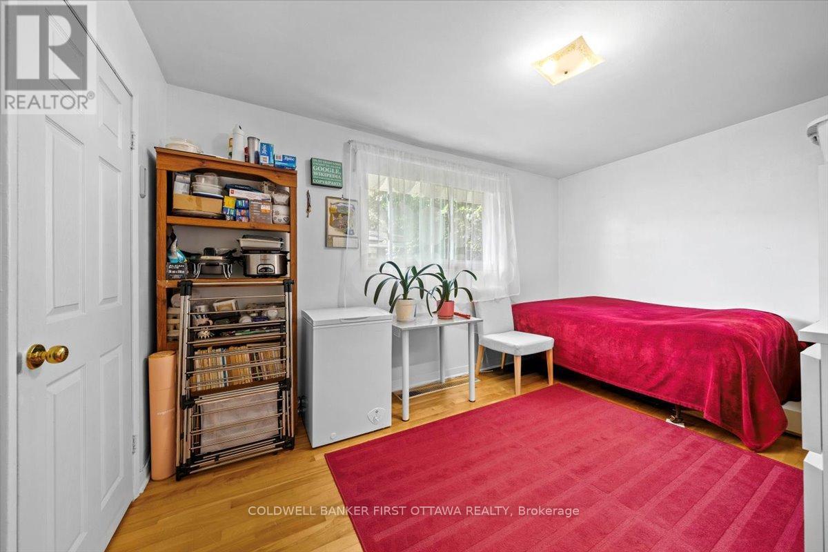 Ottawa, Ontario, K2B 6B9, CA, 7 Bedrooms Bedrooms, ,3 BathroomsBathrooms,Residential,For Sale,1903651