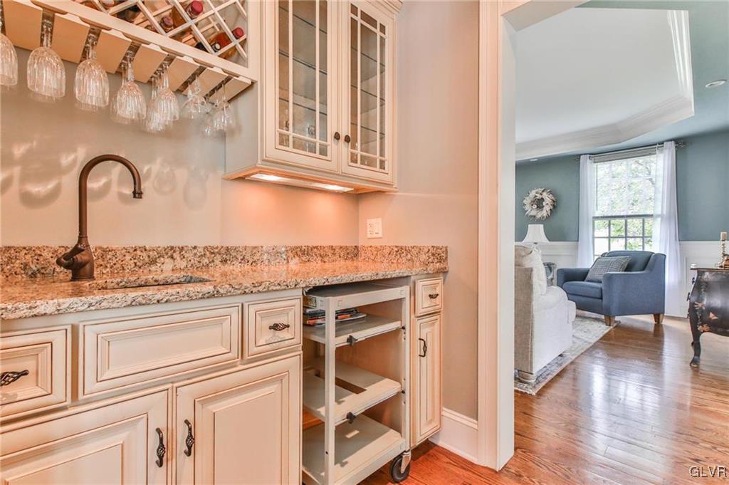 Moore Twp, Pennsylvania, 18014, United States, 4 Bedrooms Bedrooms, ,5 BathroomsBathrooms,Residential,For Sale,1766322