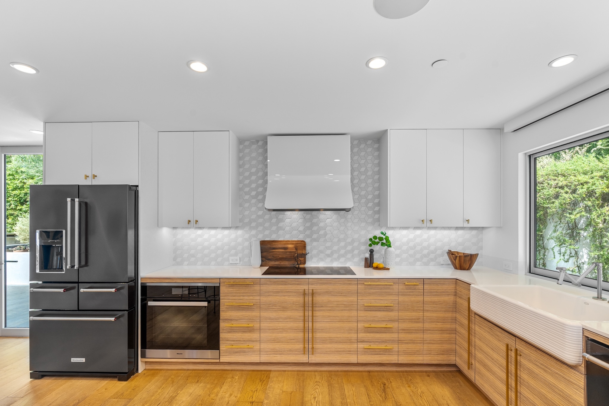 2129 Redcliff St - 物件實景