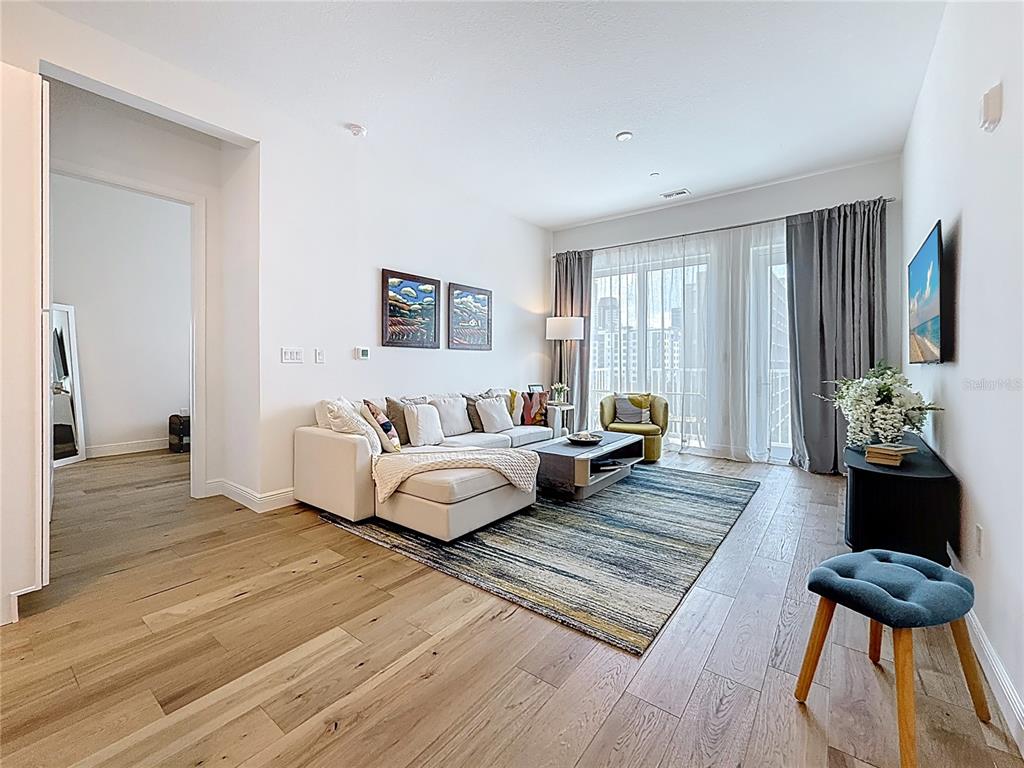 St Petersburg, Florida, 33701, United States, 2 Bedrooms Bedrooms, ,2 BathroomsBathrooms,Residential,For Sale,1889931