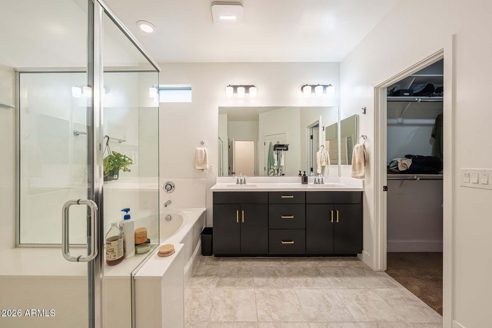 Surprise, Arizona, 85388, United States, 5 Bedrooms Bedrooms, ,Residential,For Sale,2011376