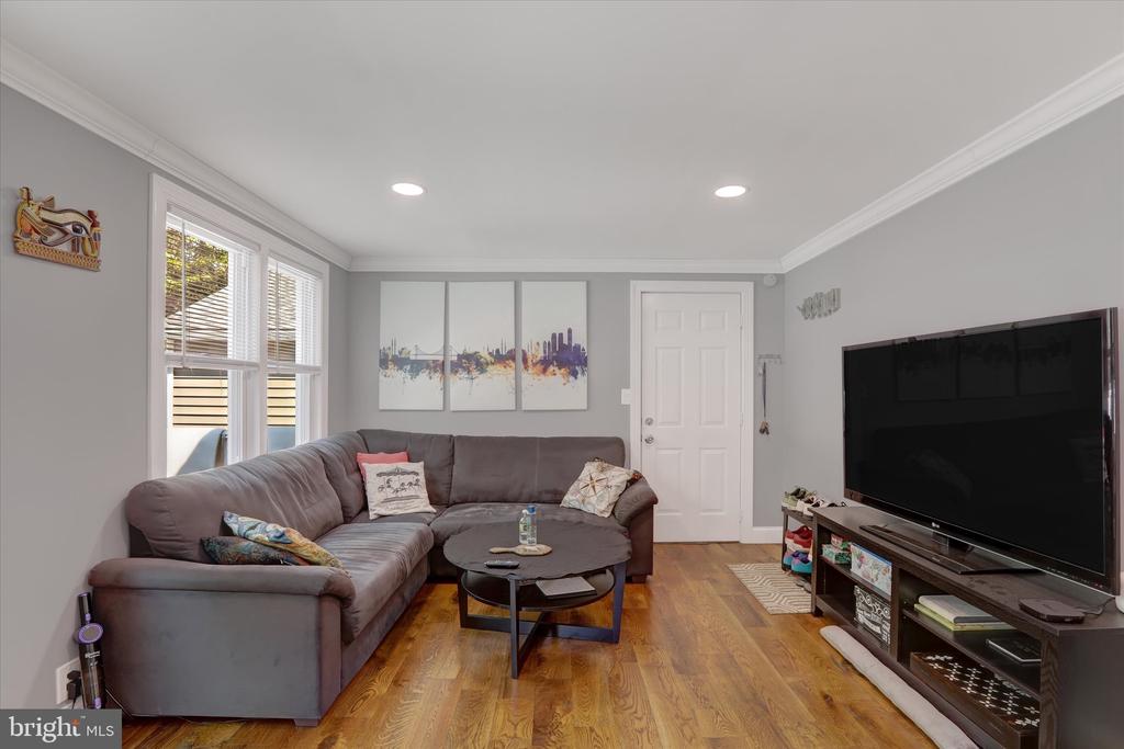 Morrisville, Pennsylvania, 19067, United States, 3 Bedrooms Bedrooms, ,2 BathroomsBathrooms,Residential,For Sale,1907404