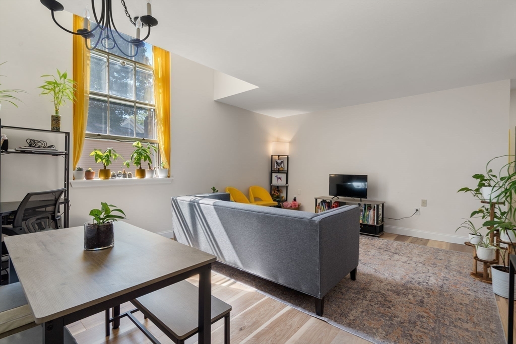 Salem, Massachusetts, 01970, United States, 3 Bedrooms Bedrooms, ,3 BathroomsBathrooms,Residential,For Sale,1927367