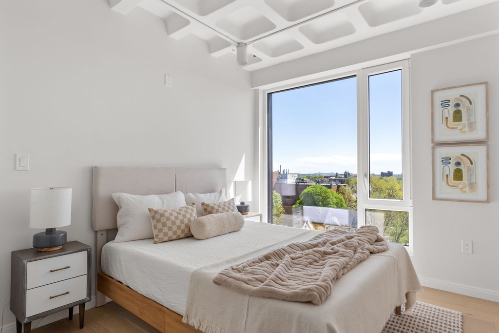 Somerville, Massachusetts, 02143, United States, 3 Bedrooms Bedrooms, ,3 BathroomsBathrooms,Residential,For Sale,1891570