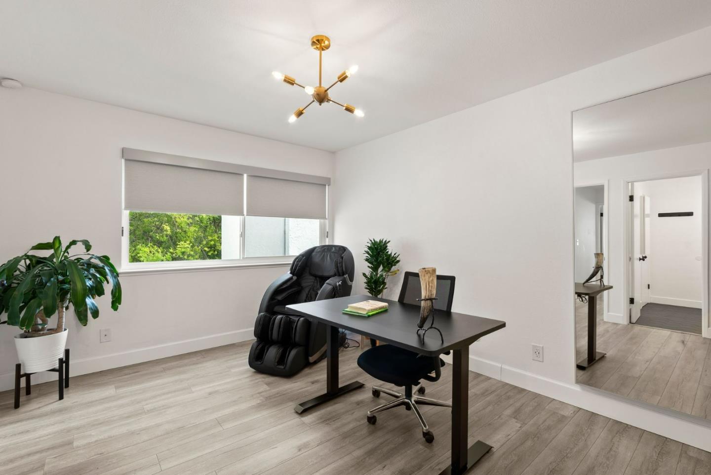 San Mateo, California, 94403, United States, 2 Bedrooms Bedrooms, ,1 BathroomBathrooms,Residential,For Sale,1947127