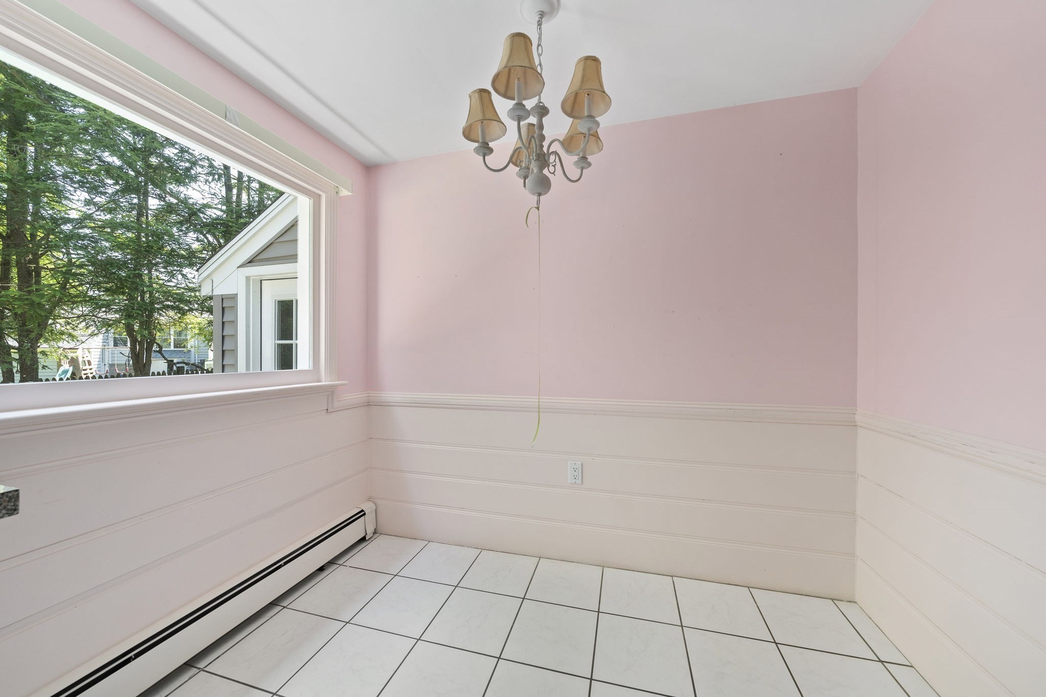 Braintree, Massachusetts, 02184, United States, 2 Bedrooms Bedrooms, ,2 BathroomsBathrooms,Residential,For Sale,1899290