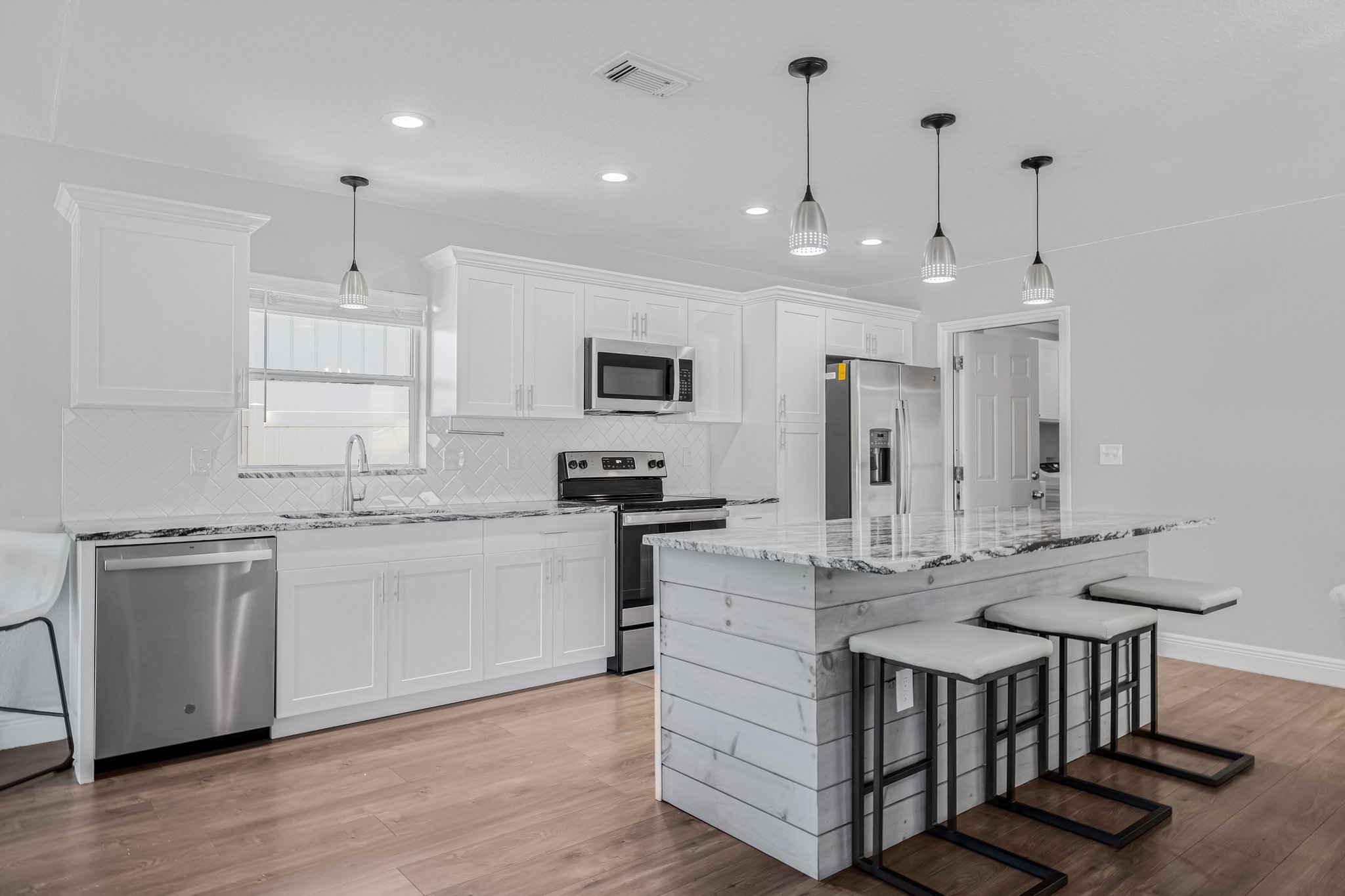 Tampa, Florida, 33615, United States, 3 Bedrooms Bedrooms, ,2 BathroomsBathrooms,Residential,For Sale,1942959