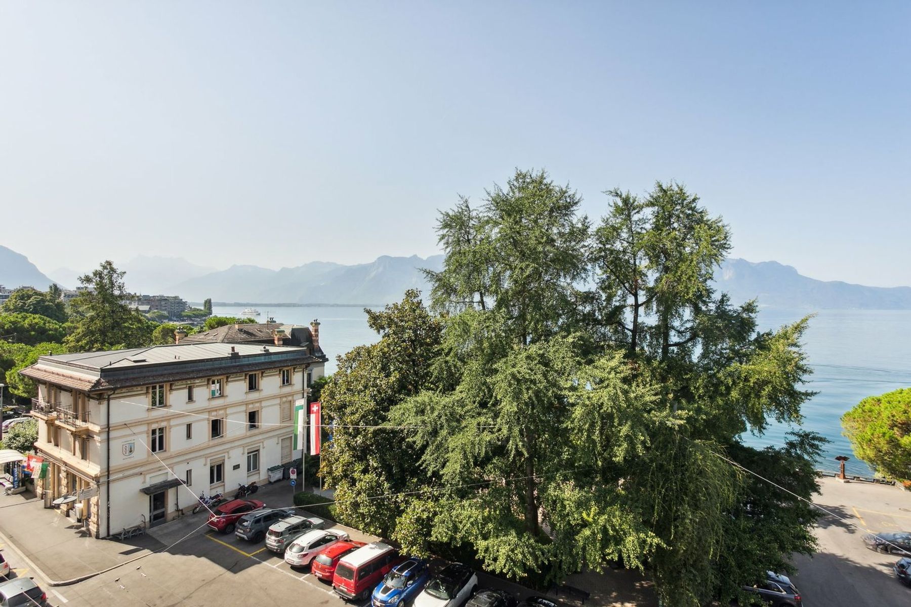  TOP-of-the-range amenities downtown, lake and mountain views - 物件實景