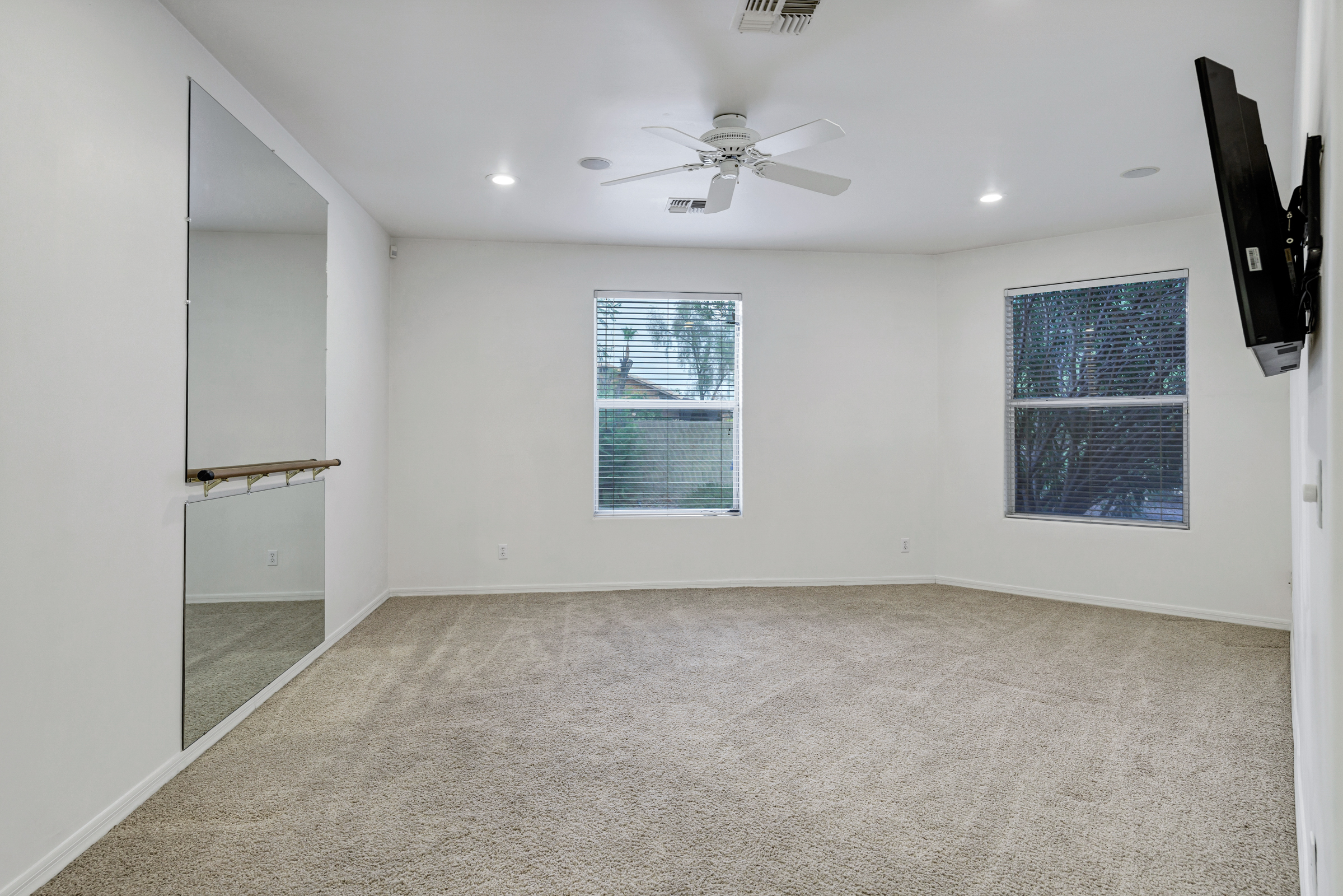 Mesa, Arizona, 85205, United States, 6 Bedrooms Bedrooms, ,3 BathroomsBathrooms,Residential,For Sale,1900615