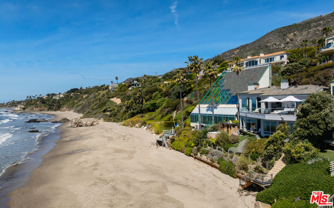 Malibu, California, 90265, United States, 4 Bedrooms Bedrooms, ,5 BathroomsBathrooms,Residential,For Sale,1897741