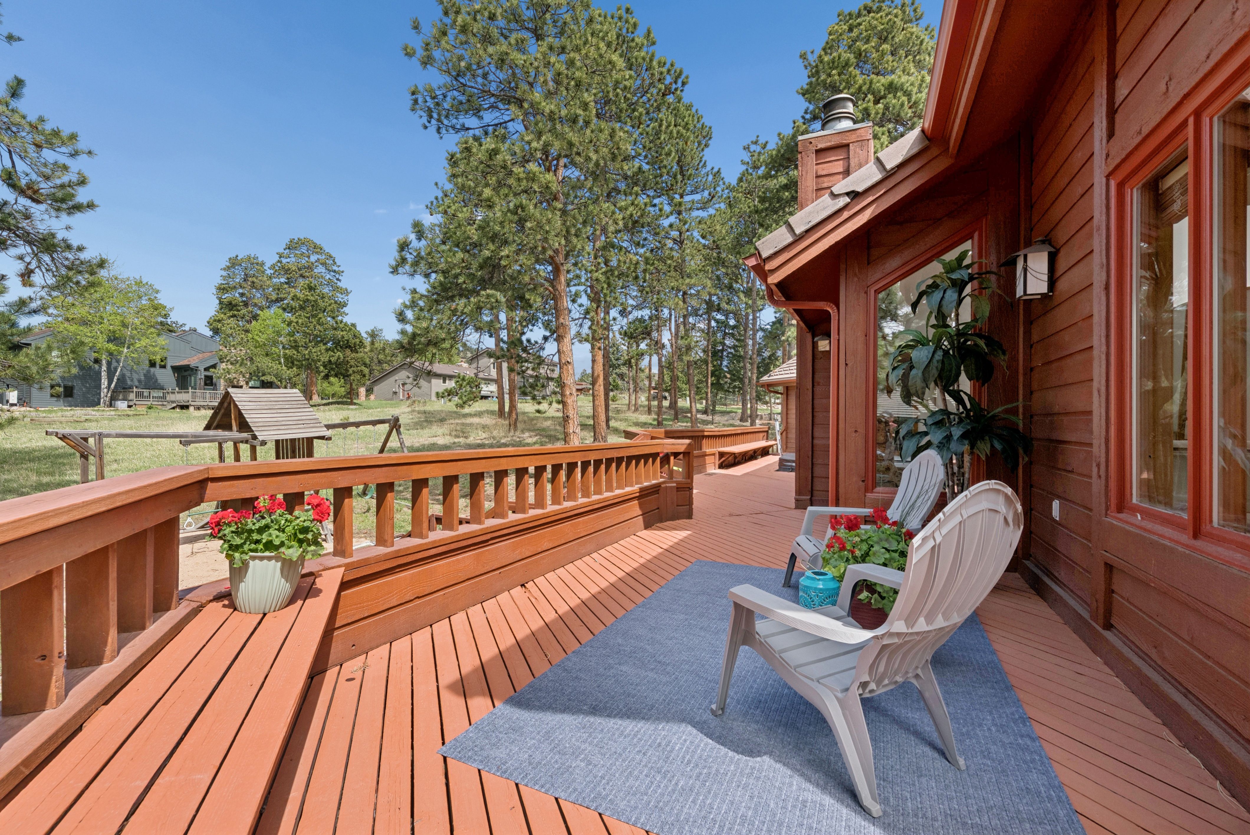  Beautiful Genesee Home With Over 4,500 Finished Sq Ft with Walk Out Basement - 物件實景