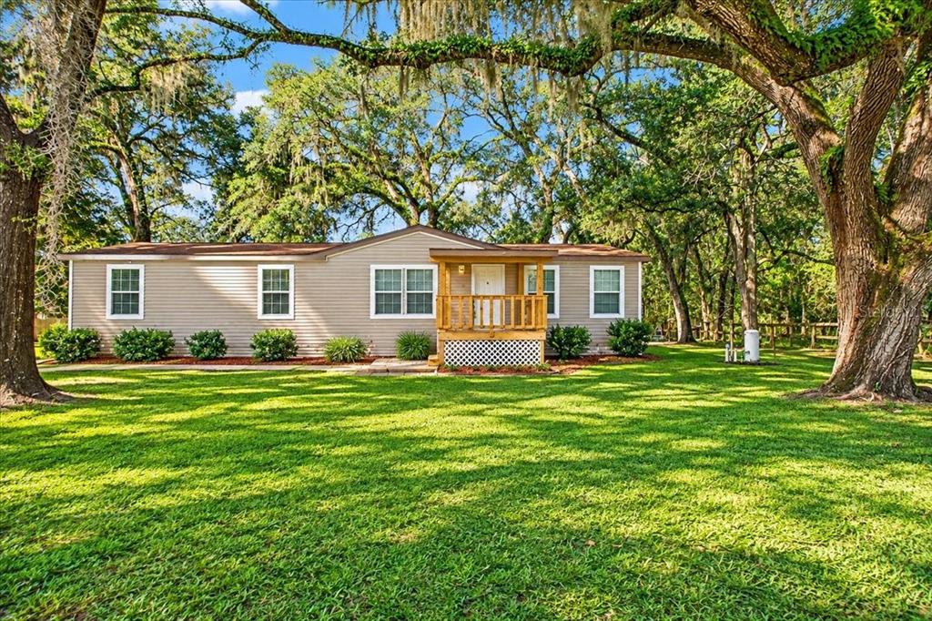 Tustenuggee Ave, Fort White, FL 32038