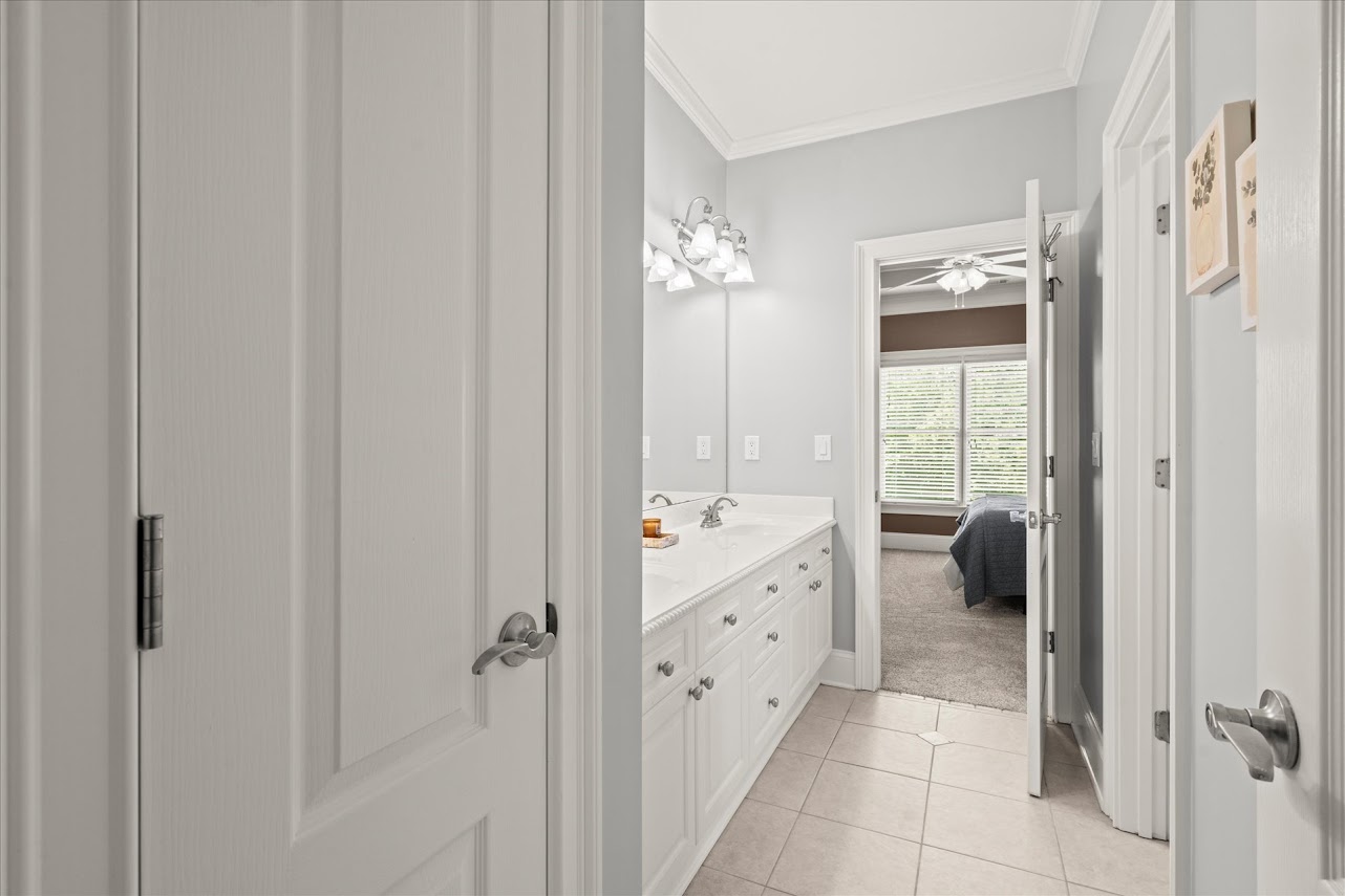 Carrollton, Georgia, 30116, United States, 6 Bedrooms Bedrooms, ,5 BathroomsBathrooms,Residential,For Sale,1893657