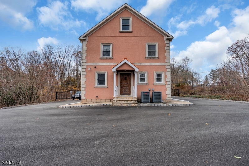 Jefferson Twp., New Jersey, 07849, United States, 3 Bedrooms Bedrooms, ,3 BathroomsBathrooms,Residential,For Sale,1995932