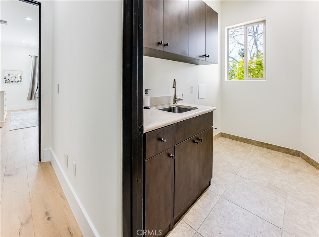 Woodland Hills, California, 91367, United States, 5 Bedrooms Bedrooms, ,6 BathroomsBathrooms,Residential,For Sale,1973826