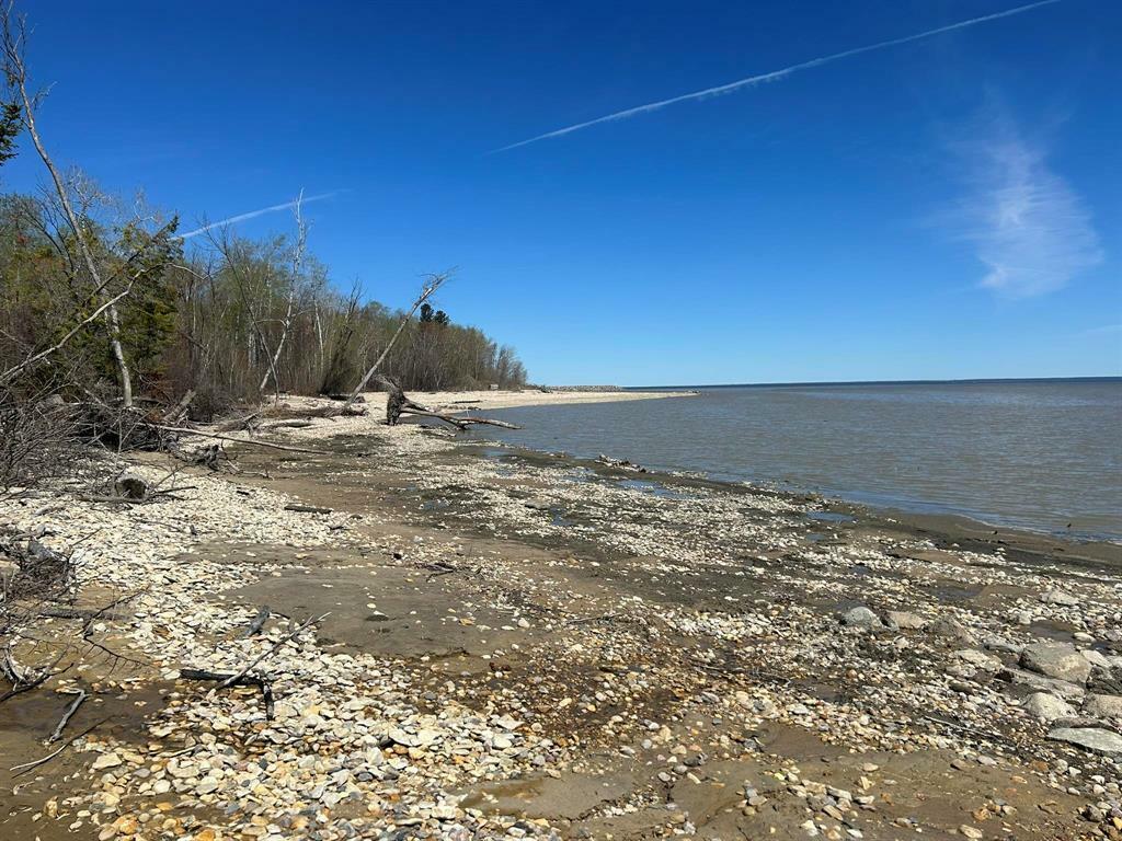 TRAVERSE BAY, Manitoba, R0E 2A0, CA, 2 Bedrooms Bedrooms, ,1 BathroomBathrooms,Residential,For Sale,1838361