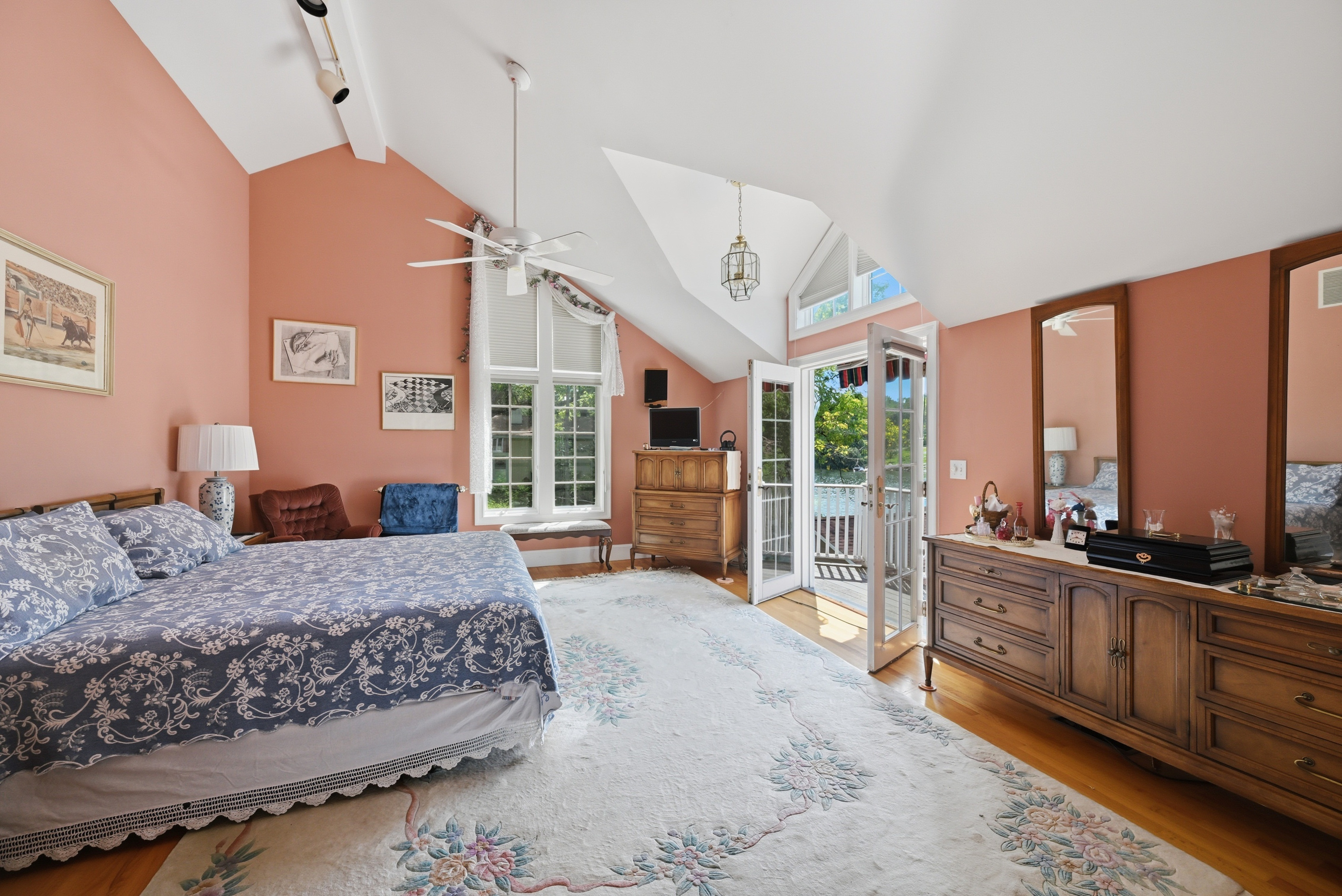  Dual-Home Private Estate with Sweeping Sunset Views on Candlewood Isle - 物件實景
