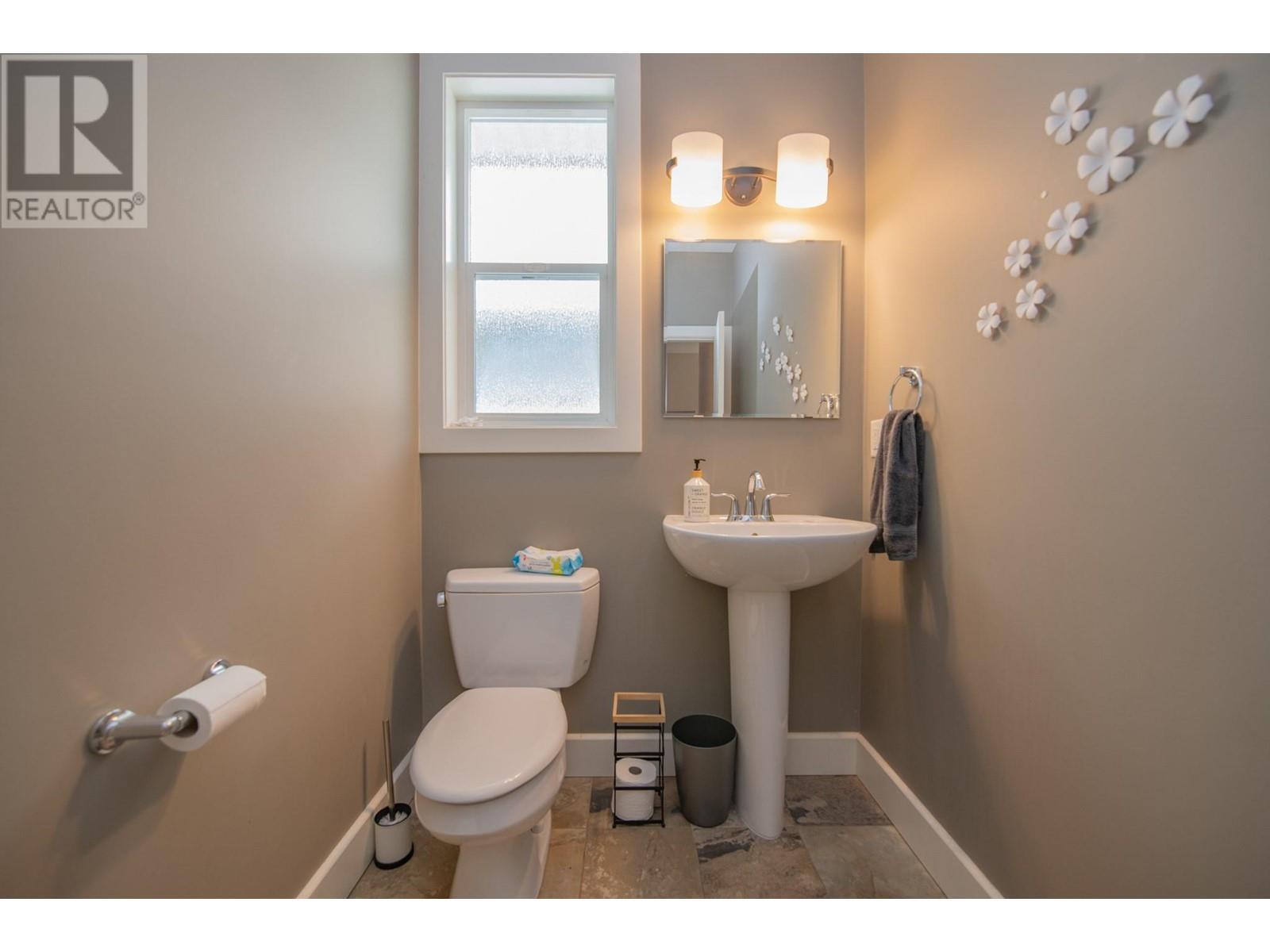 ARMSTRONG, British Columbia, V4Y 0X9, CA, 6 Bedrooms Bedrooms, ,3 BathroomsBathrooms,Residential,For Sale,1838697
