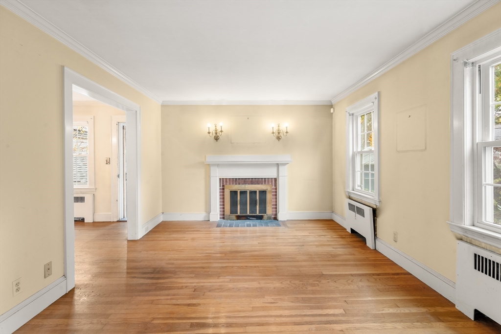 Milton, Massachusetts, 02186, United States, 3 Bedrooms Bedrooms, ,2 BathroomsBathrooms,Residential,For Sale,1973093