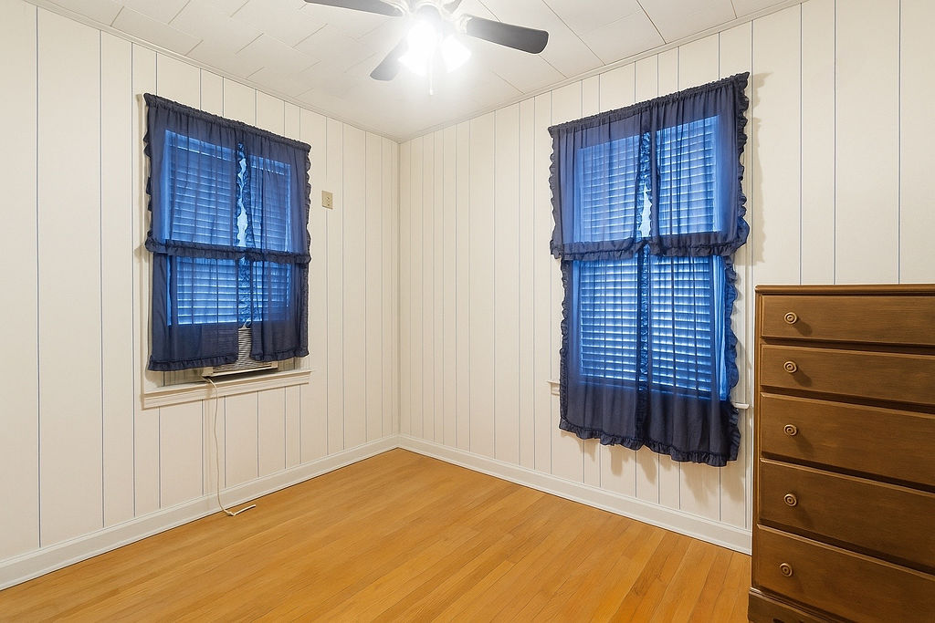 Howard Beach, New York, 11414, United States, 4 Bedrooms Bedrooms, ,1 BathroomBathrooms,Residential,For Sale,1986099